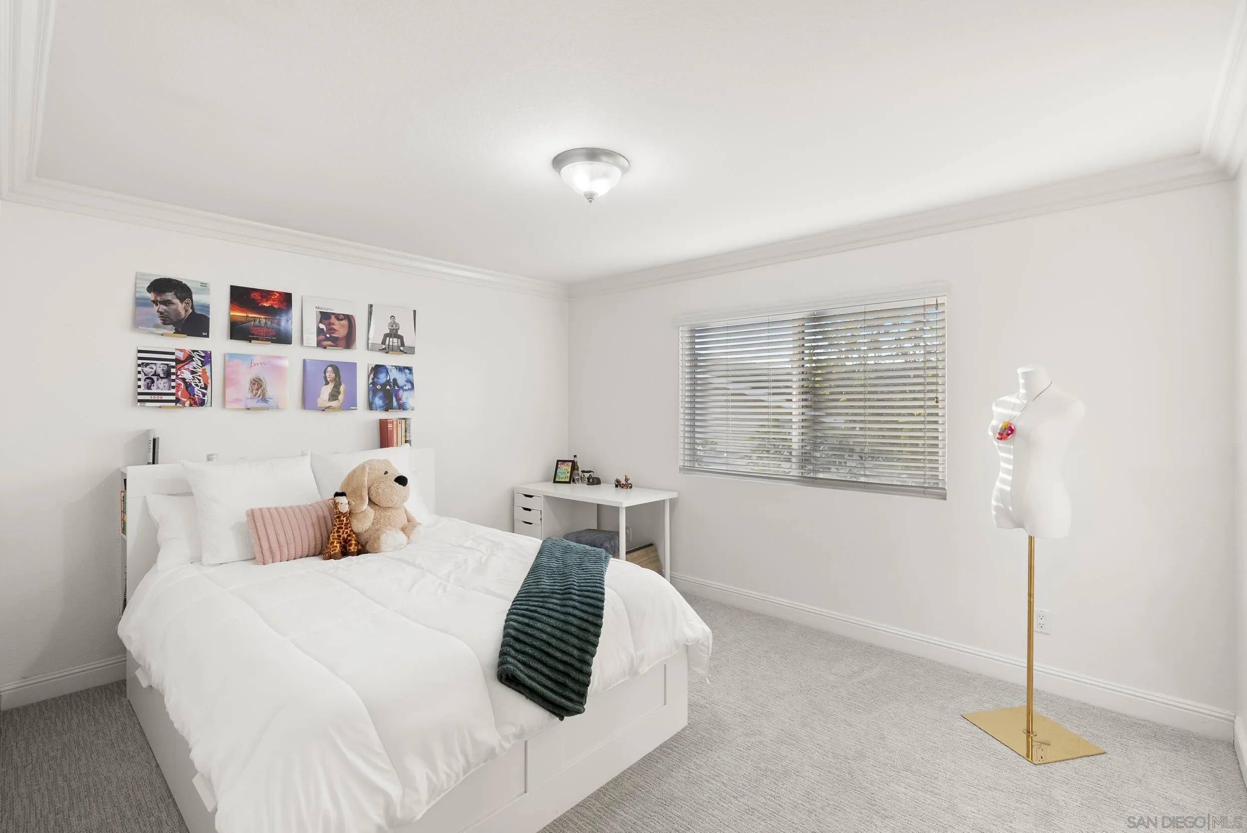 https://cdn.realtyfeed.com/cdn/127/260012440/f47c8321eebb195b334460b957087e1d.webp