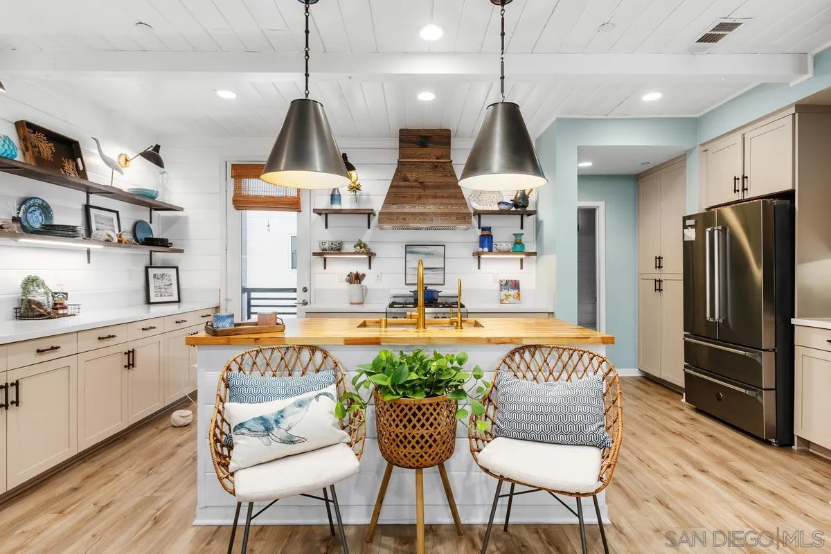 https://cdn.realtyfeed.com/cdn/127/260012443/8a2469908a8a49799b97dbe221035e44.webp