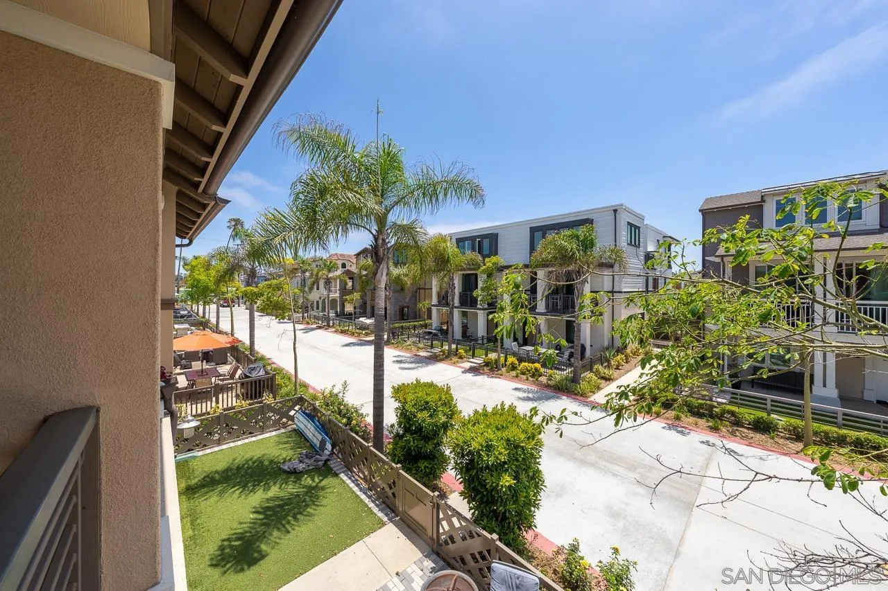 https://cdn.realtyfeed.com/cdn/127/260012444/2fabeb5f845f796165bb6d1c480fd111.webp