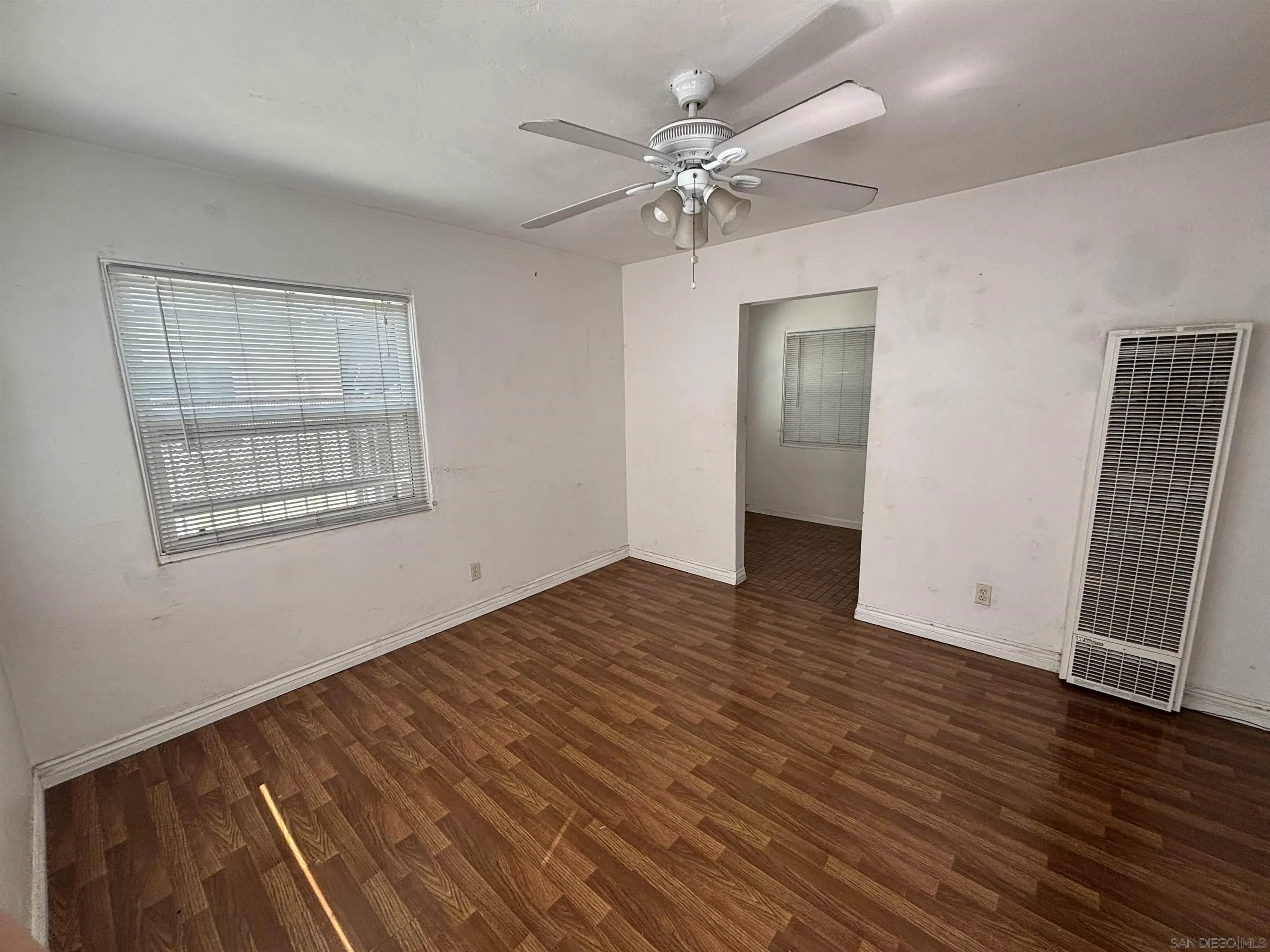 https://cdn.realtyfeed.com/cdn/127/260012445/2923a3d95dc4ca855a0b957b629782fe.webp