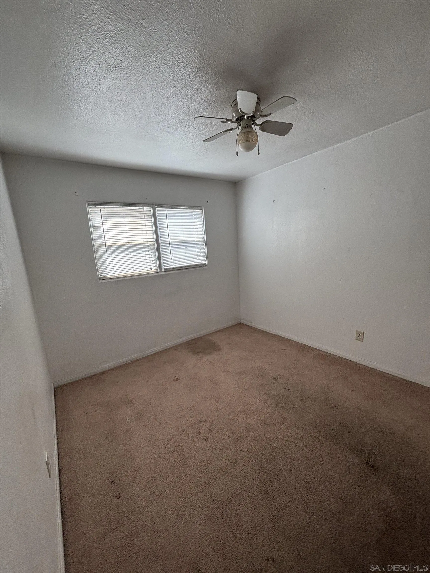 https://cdn.realtyfeed.com/cdn/127/260012445/94879fc523f14d51fbebdc5c9fd9cdff.webp