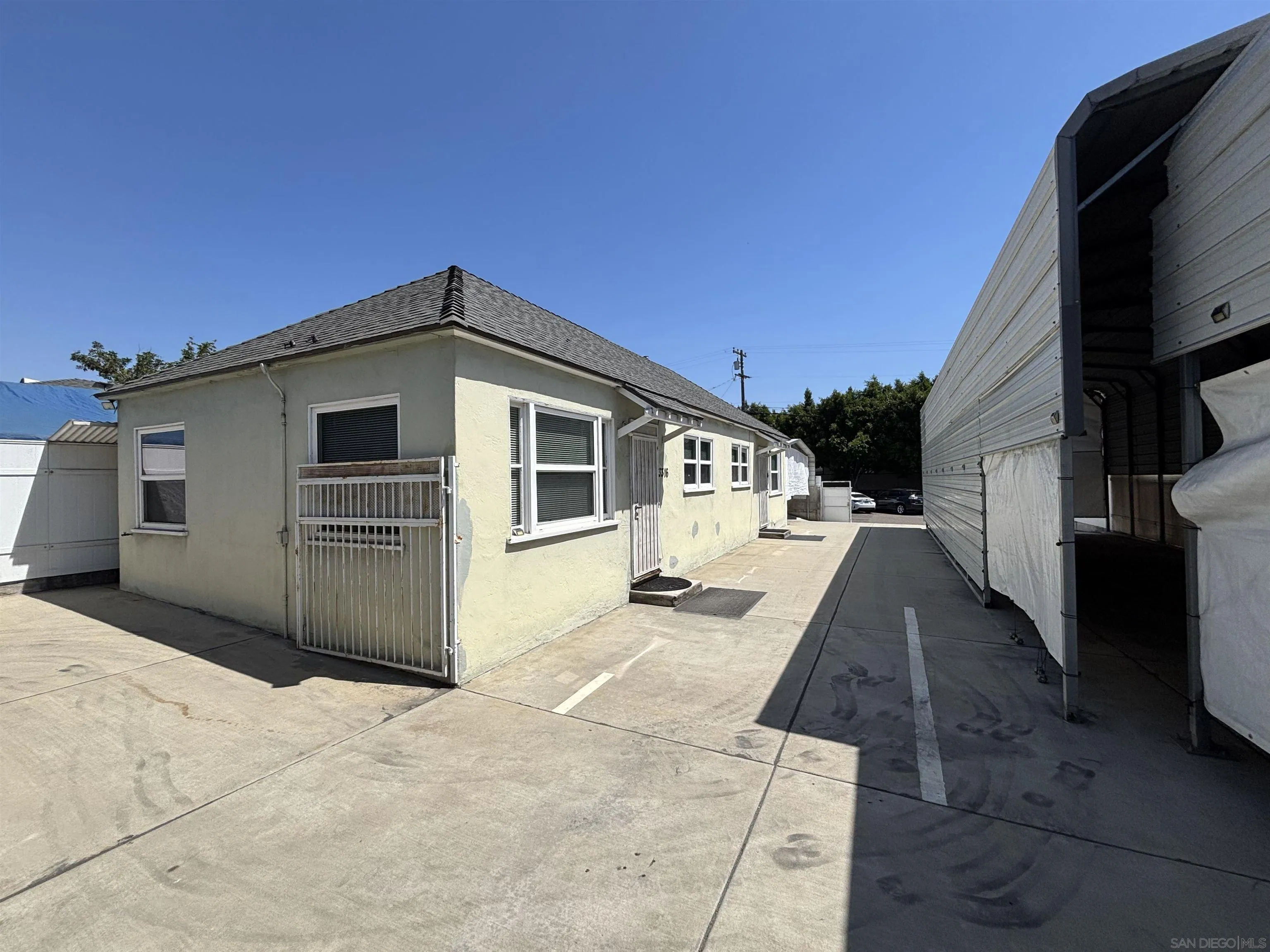 https://cdn.realtyfeed.com/cdn/127/260012445/d27b3bb57ee81f72a95396954257d864.webp