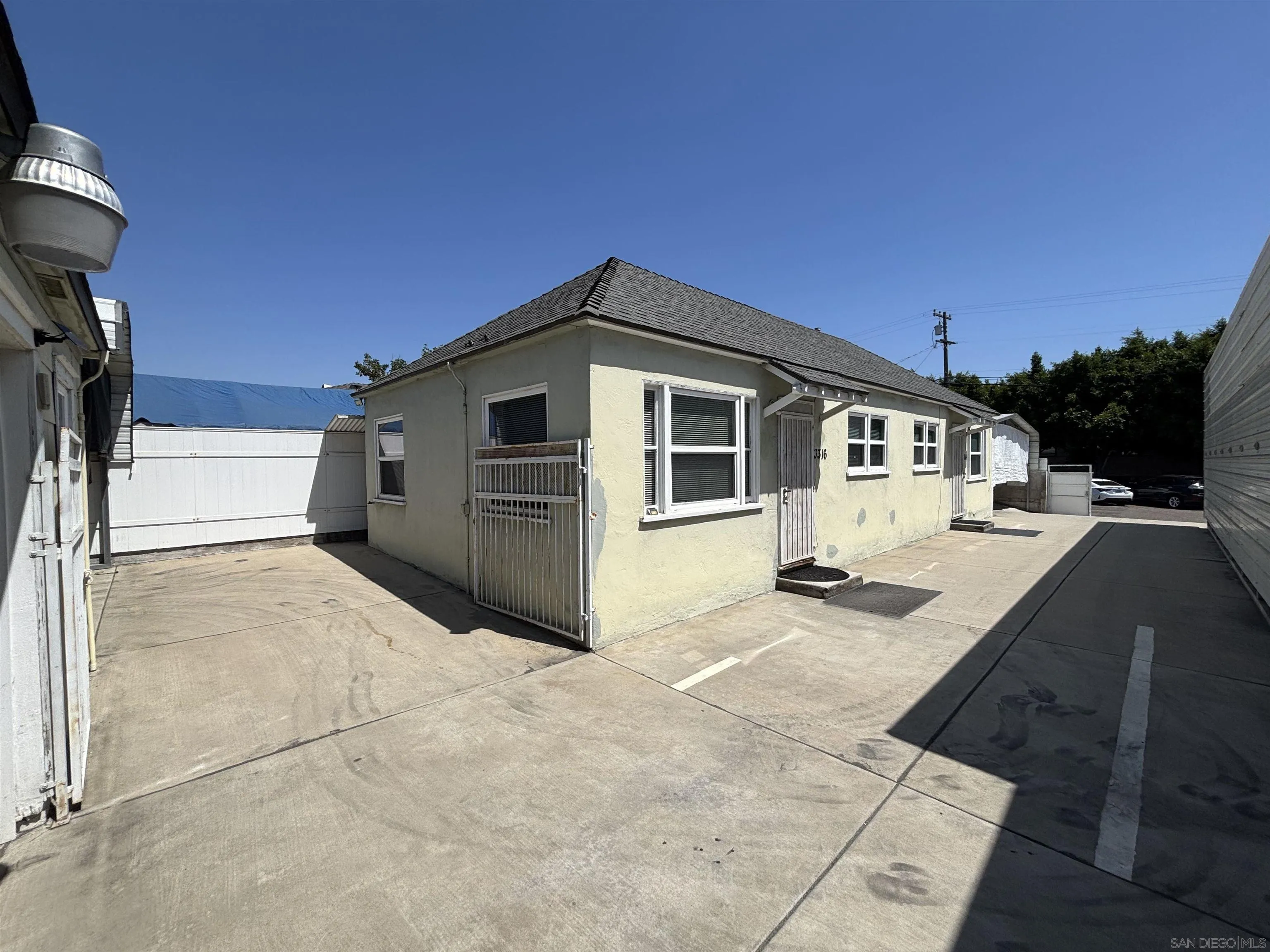 https://cdn.realtyfeed.com/cdn/127/260012445/e0702597b285e7a669be147c6bce2c93.webp