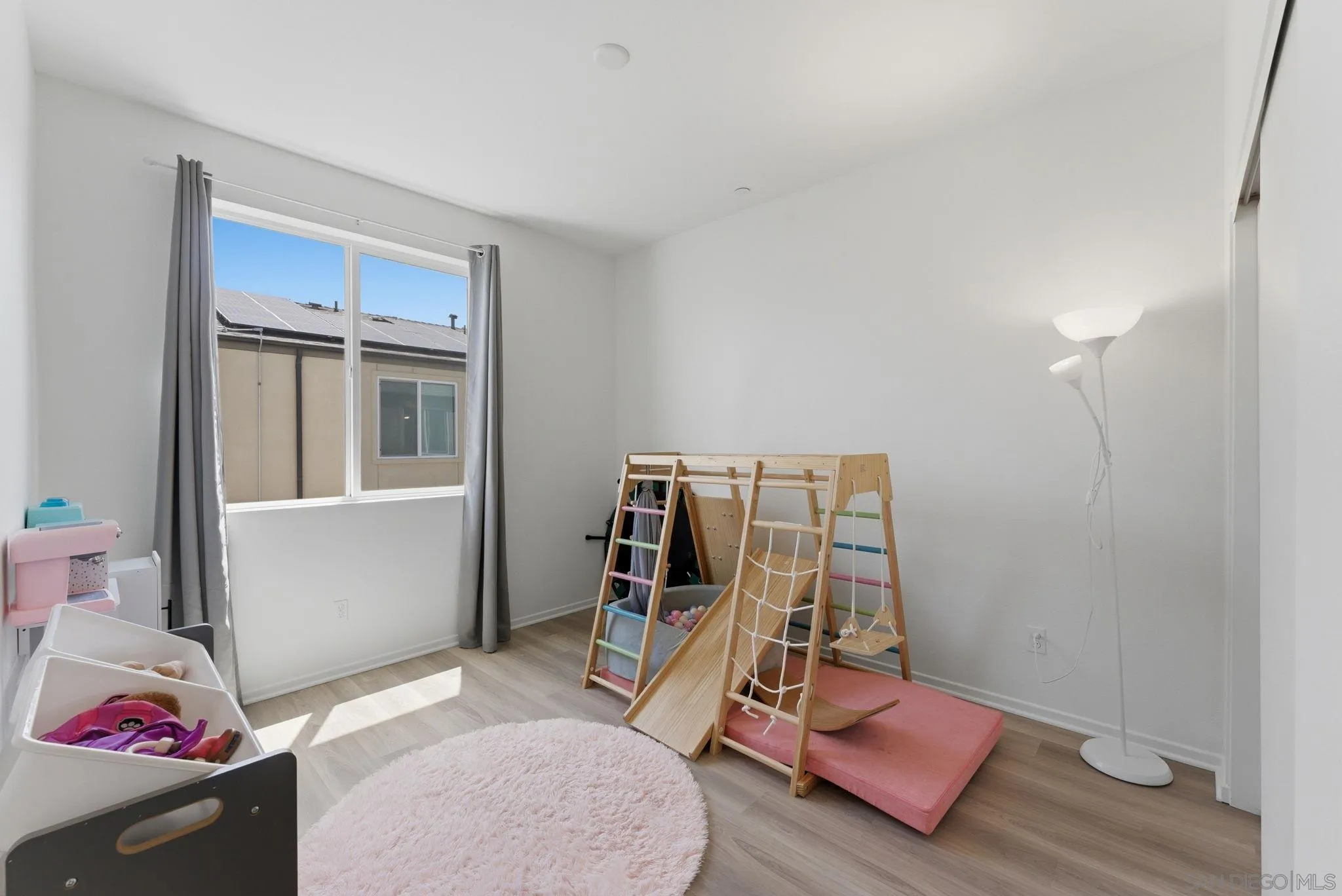 https://cdn.realtyfeed.com/cdn/127/260012446/2f4dcda58f3337bfa8f87926f23e1e88.webp