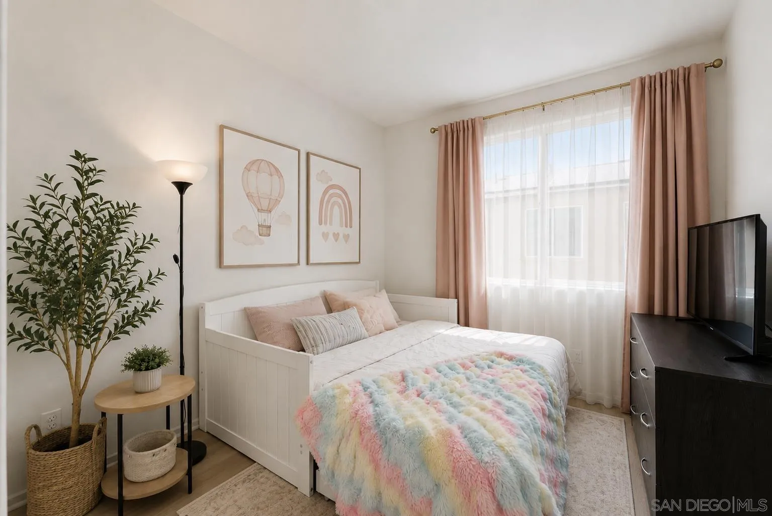 https://cdn.realtyfeed.com/cdn/127/260012446/3382f2242c16e82d7c97ba196048749a.webp