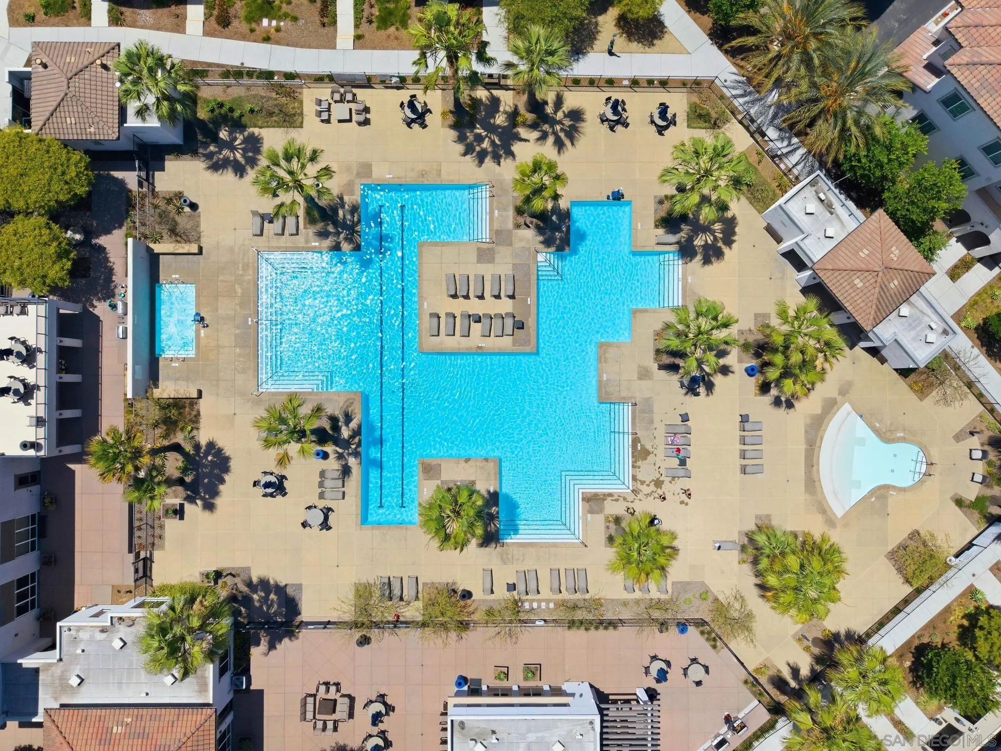https://cdn.realtyfeed.com/cdn/127/260012446/4b0db6dac23292c1b9f40ffc019834c2.webp