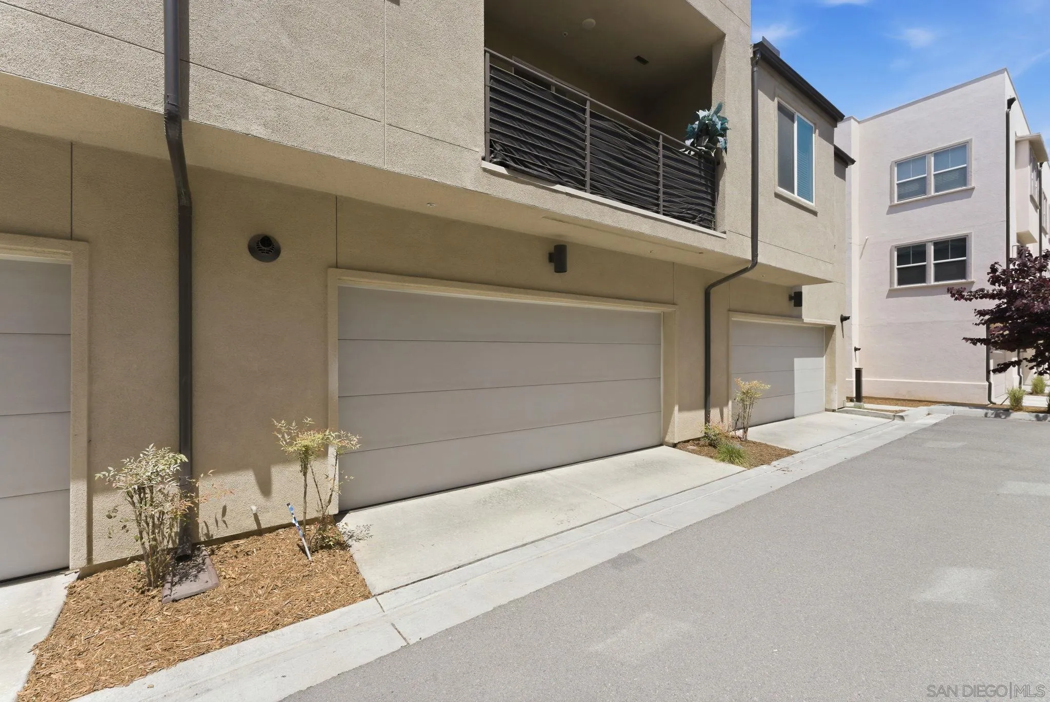 https://cdn.realtyfeed.com/cdn/127/260012446/4f961edeec59e470217cb51d974eb077.webp