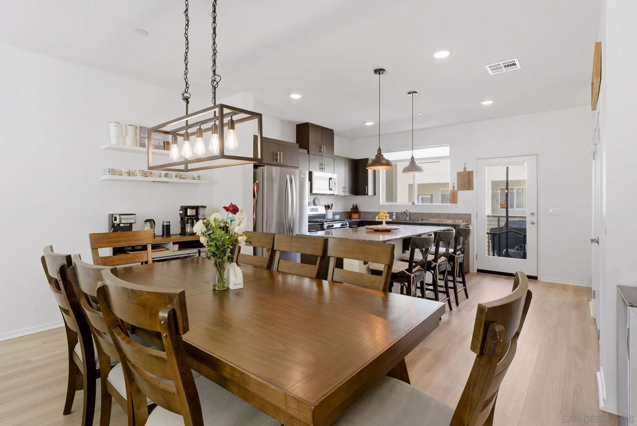 https://cdn.realtyfeed.com/cdn/127/260012446/9657cb5d017bef699f3f0de5b61ea65e.webp