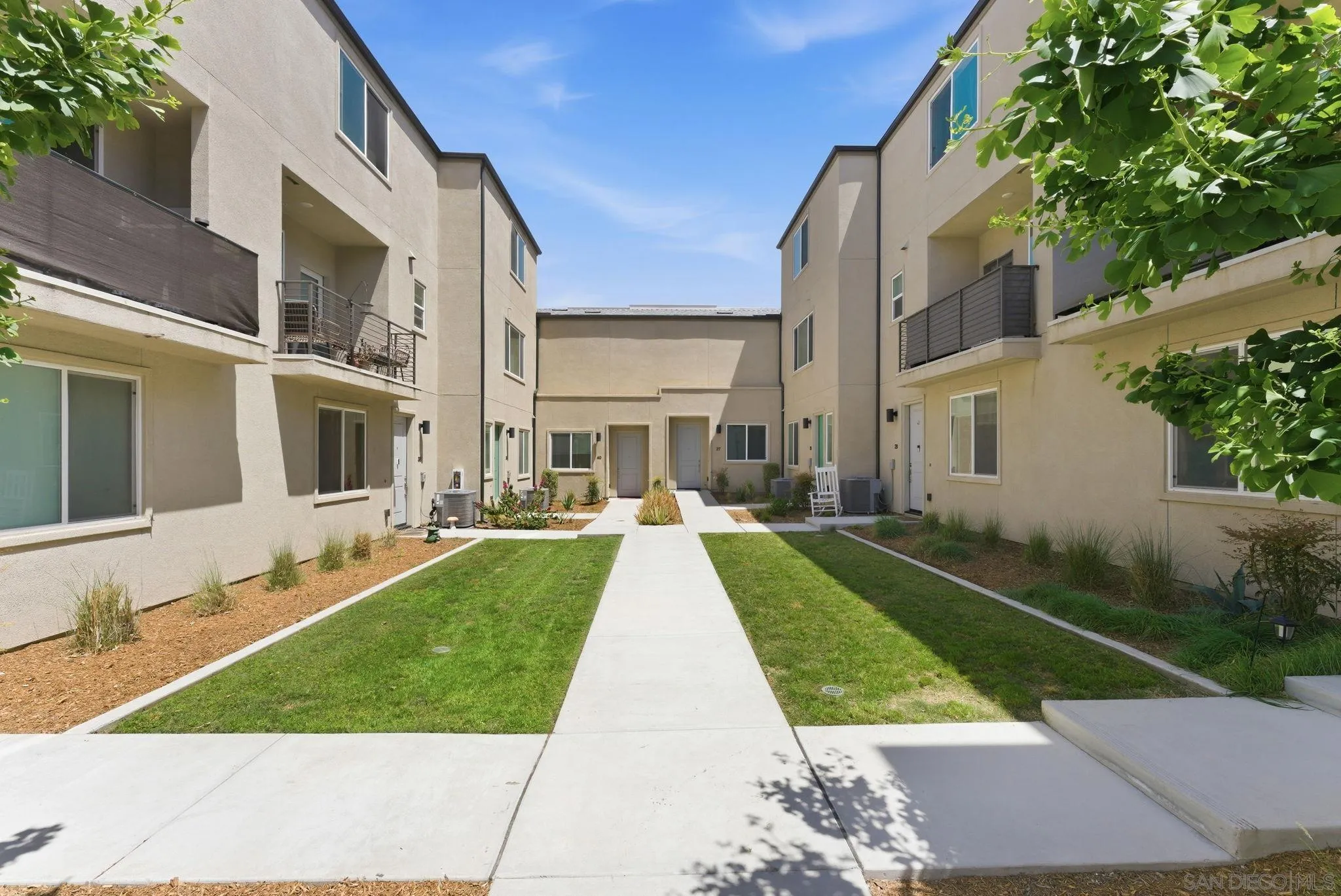 https://cdn.realtyfeed.com/cdn/127/260012446/a2b05c323a92e3c2ac55a766595f1155.webp