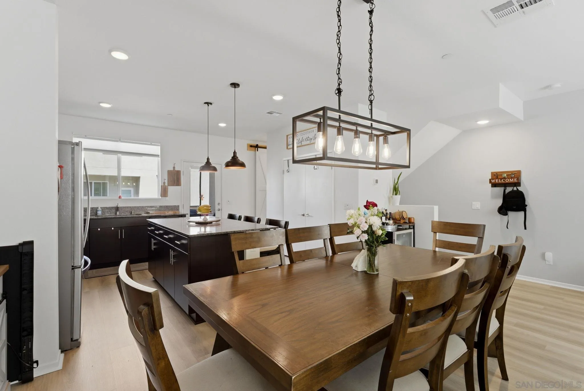 https://cdn.realtyfeed.com/cdn/127/260012446/a85b0082121d3659f2382d7cd346fd5b.webp