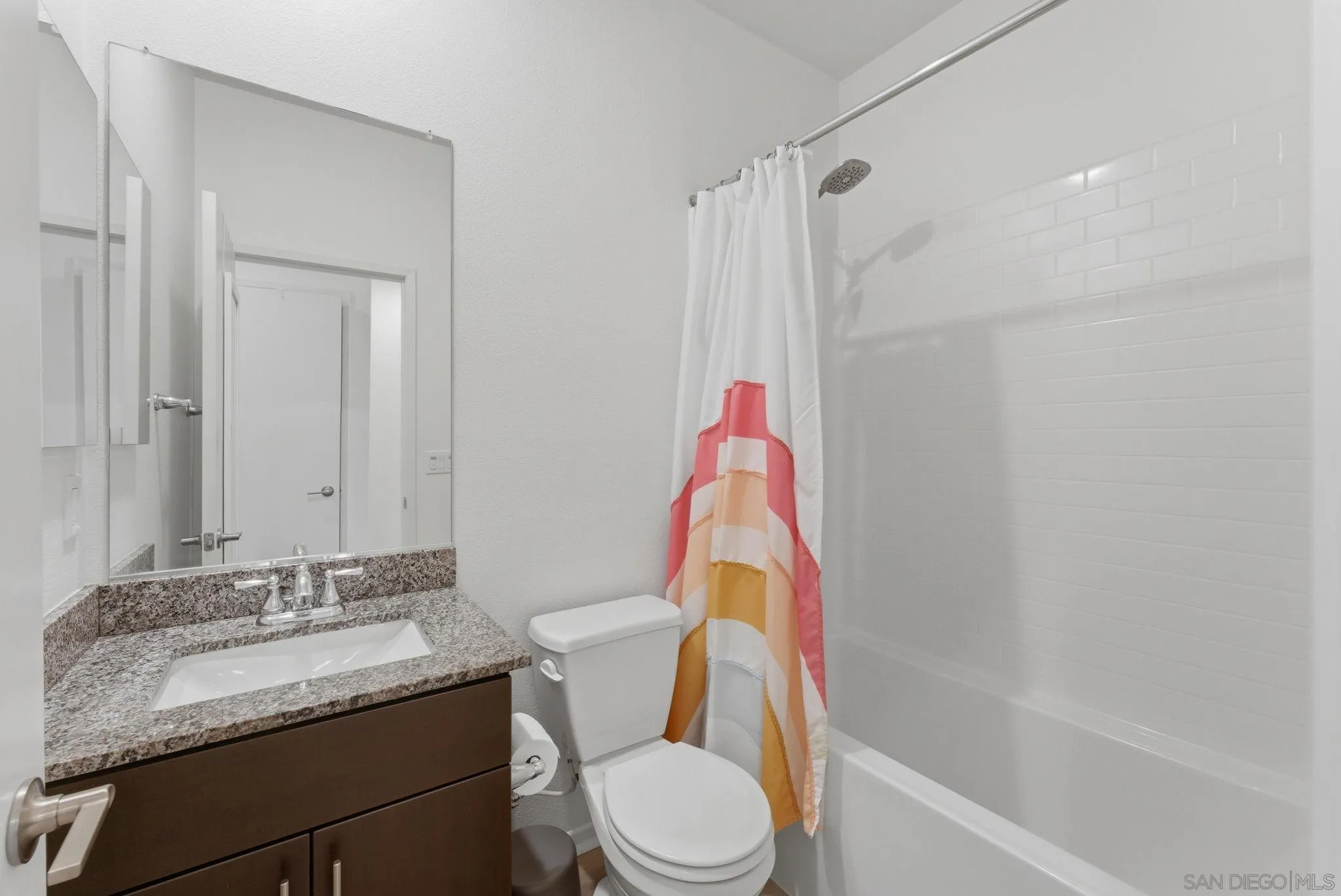 https://cdn.realtyfeed.com/cdn/127/260012446/acfbe23910d00525feb8f10c10c8b04e.webp