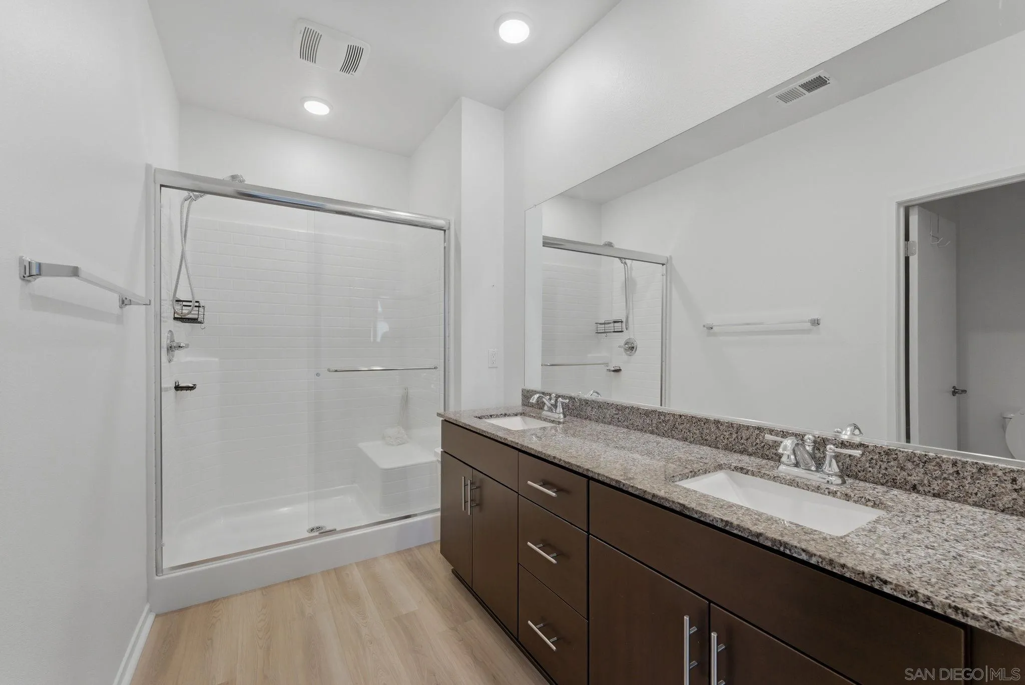 https://cdn.realtyfeed.com/cdn/127/260012446/d1b033cae38a4a1d2c56d3b971beecc5.webp