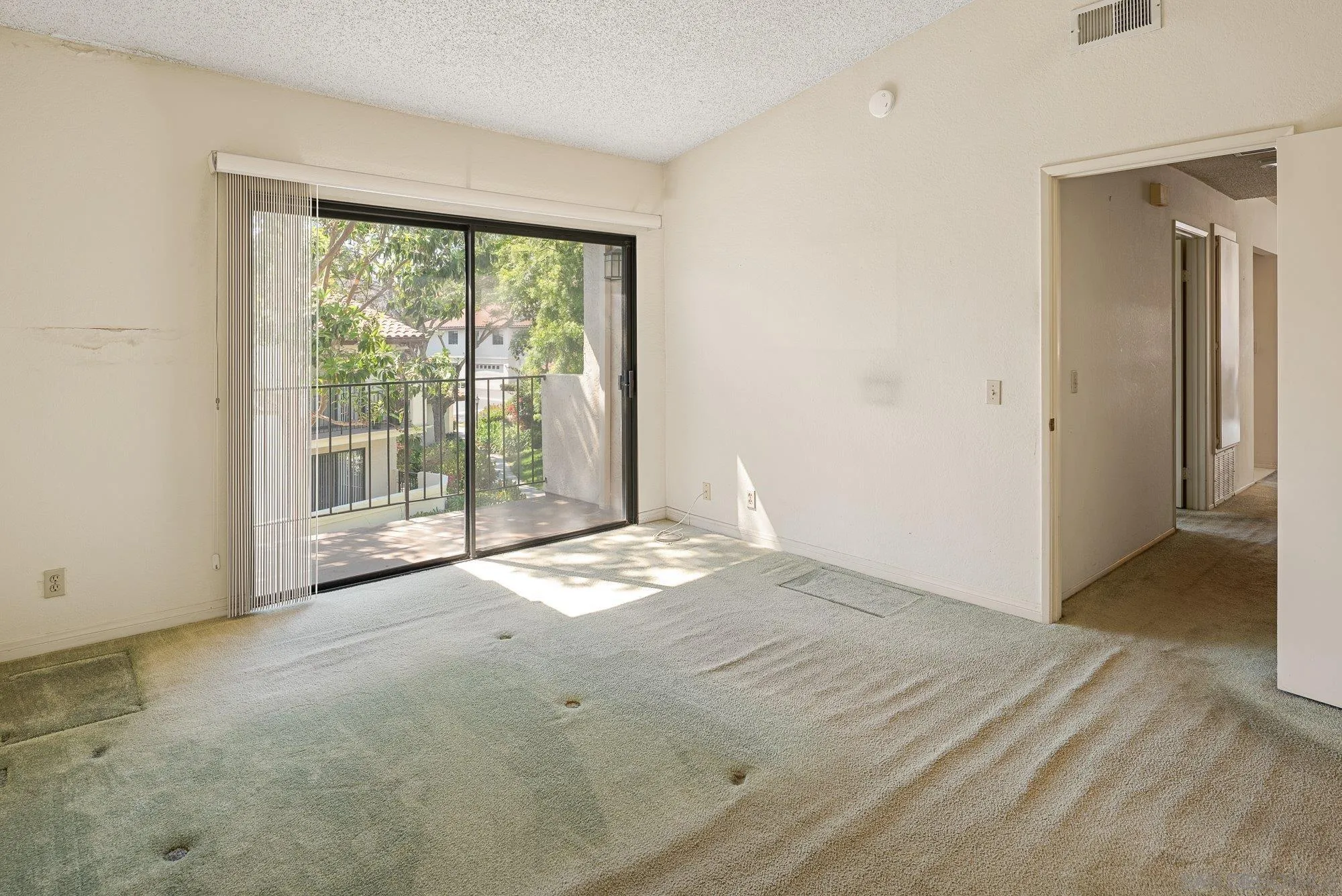 Photo #8: 260012452 Listing: Photo #8