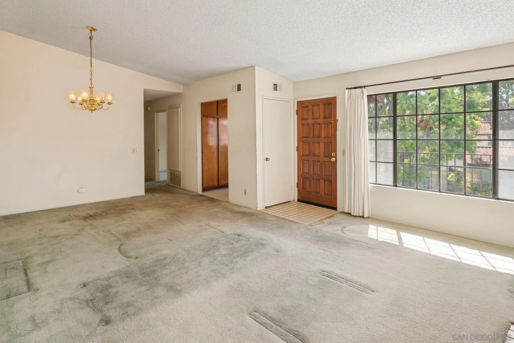 Photo #4: 260012452 Listing: Photo #4