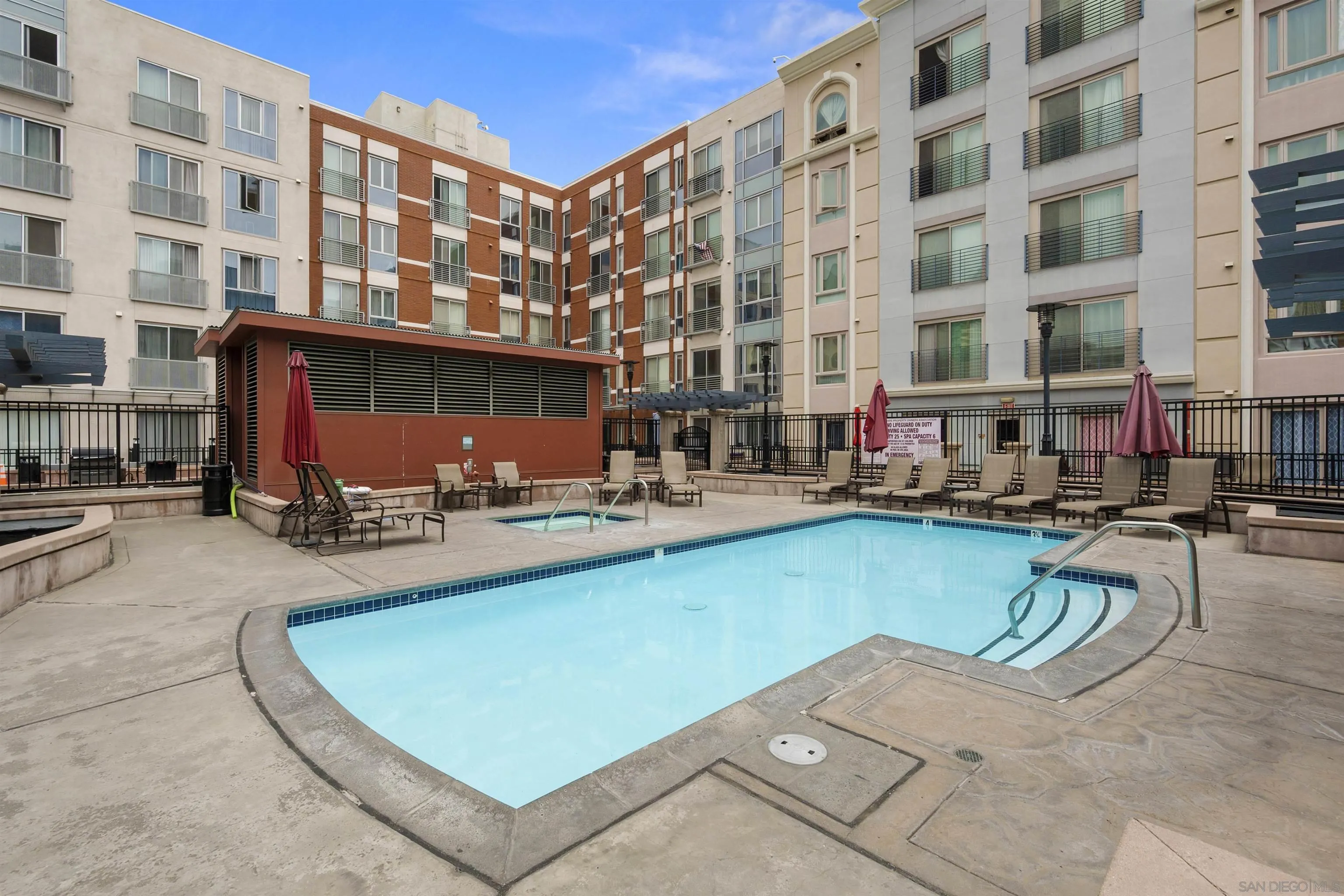 https://cdn.realtyfeed.com/cdn/127/260012453/9cf0d15a8158507983f1e11f68217edc.webp