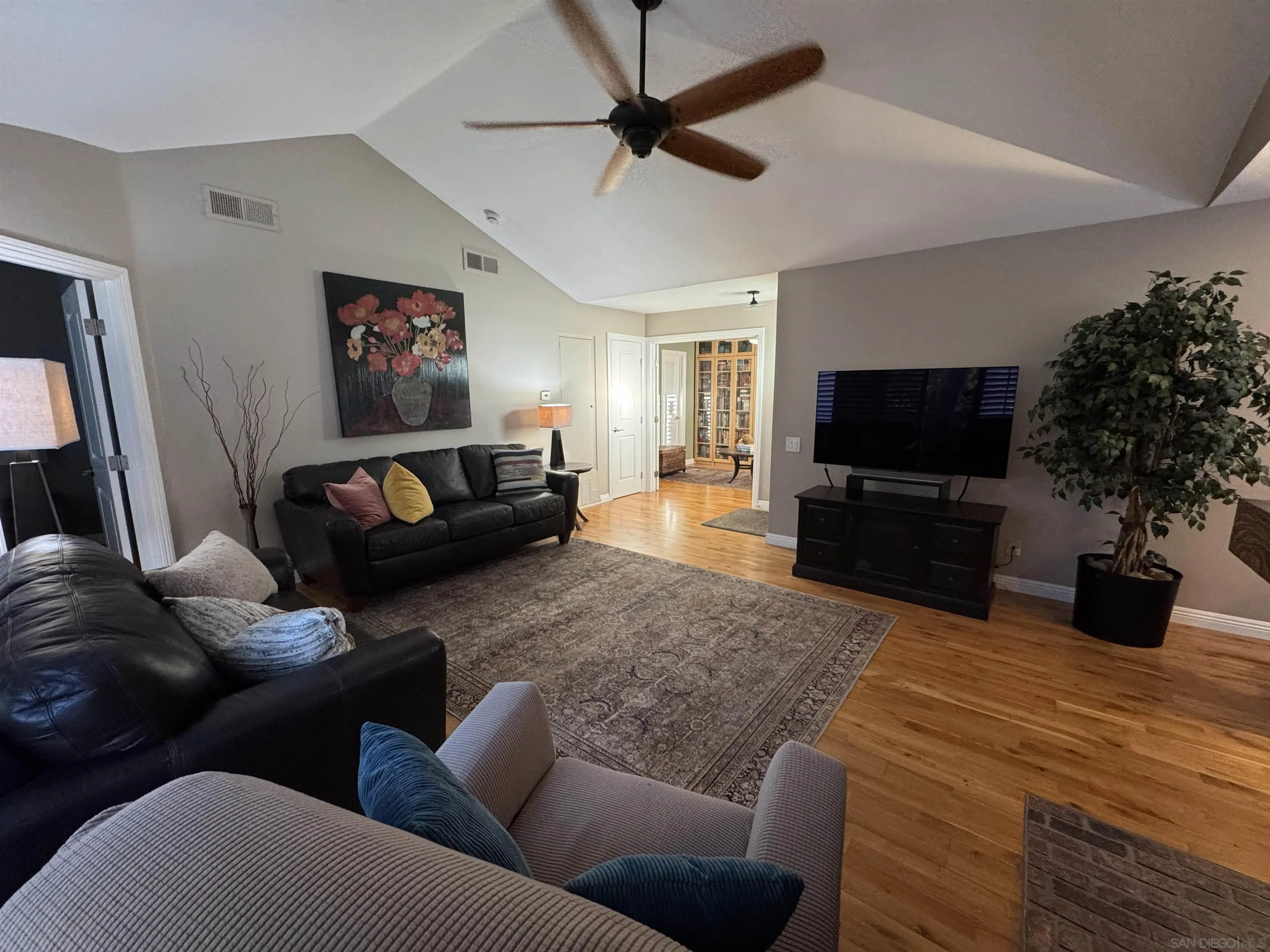 Photo #11: 260012463 Listing: Photo #11