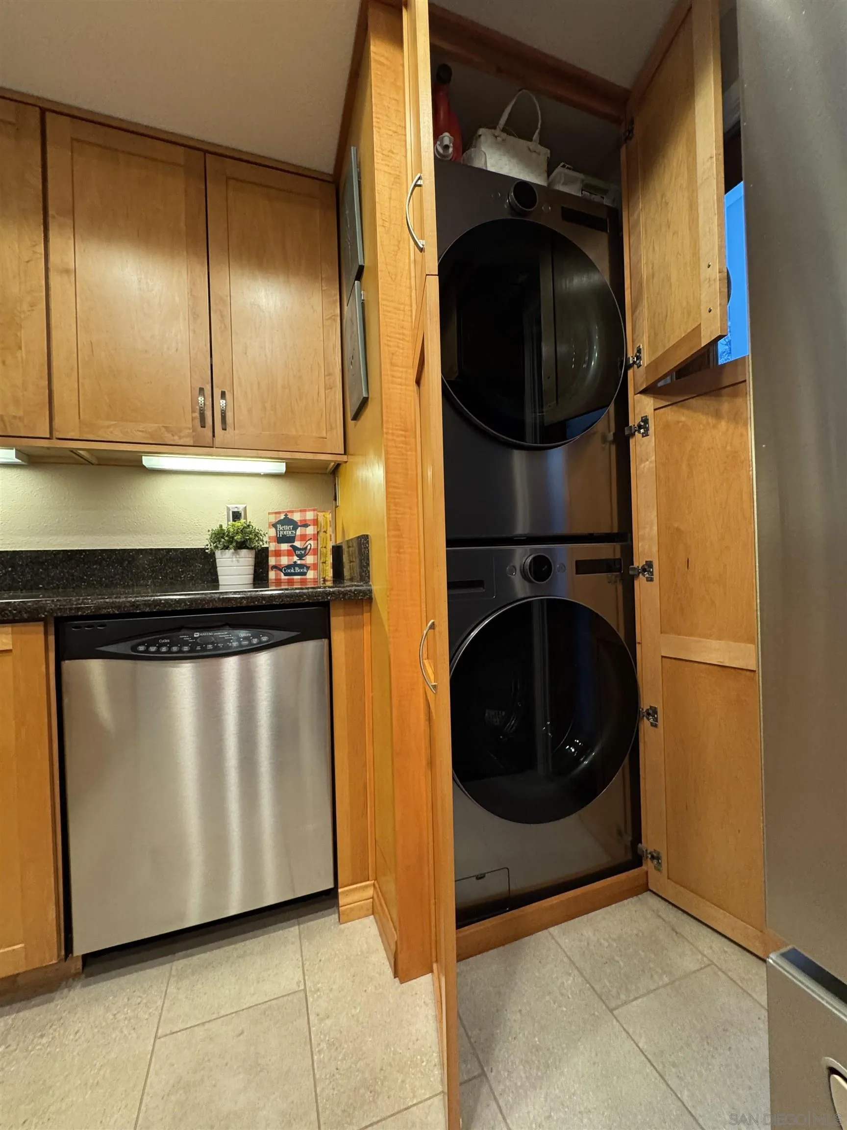 Photo #7: 260012463 Listing: Photo #7