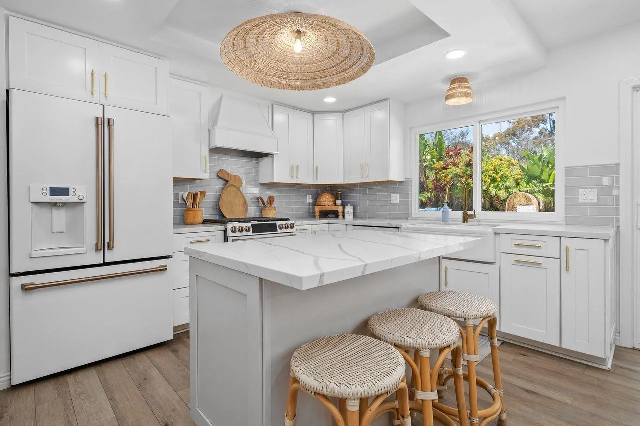 https://cdn.realtyfeed.com/cdn/127/260012464/dc09aa0596e316985168c3d0a9da3d8c.webp