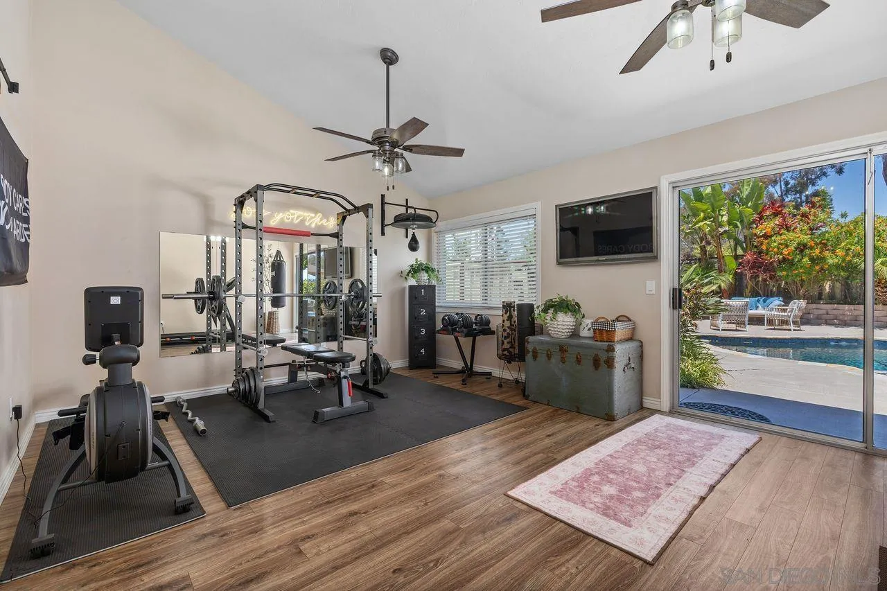 https://cdn.realtyfeed.com/cdn/127/260012464/e409e494aa1cfe254fbf02f1302fa94c.webp