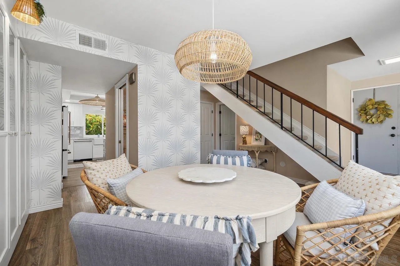 https://cdn.realtyfeed.com/cdn/127/260012464/f1e15952a50e67eddb15ae71a292bd0a.webp