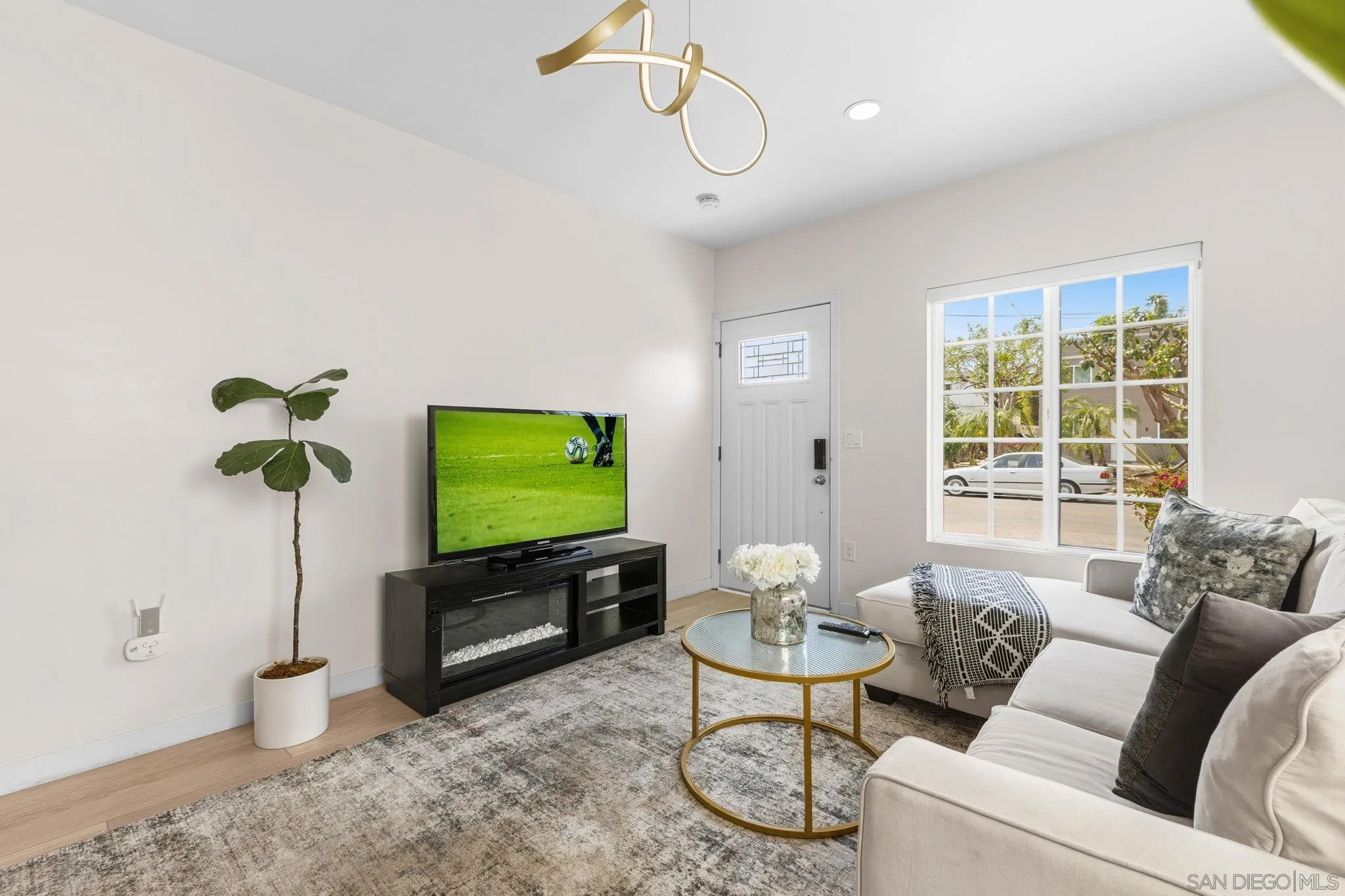 https://cdn.realtyfeed.com/cdn/127/260012465/2cba52eb28a28f50d136a1b683587f28.webp