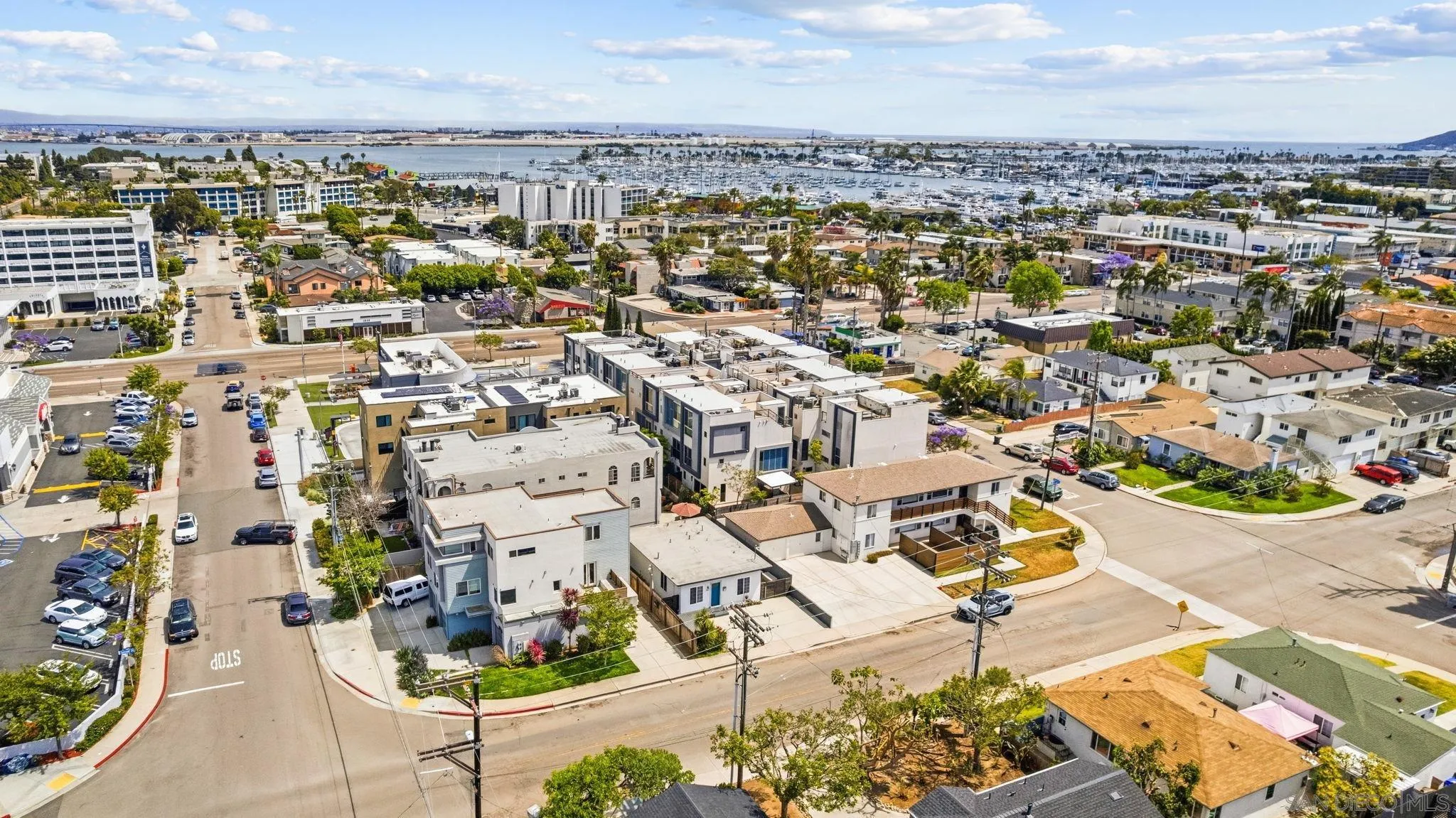 https://cdn.realtyfeed.com/cdn/127/260012465/75d8aa06f2d1501e010121c1d6d5177d.webp