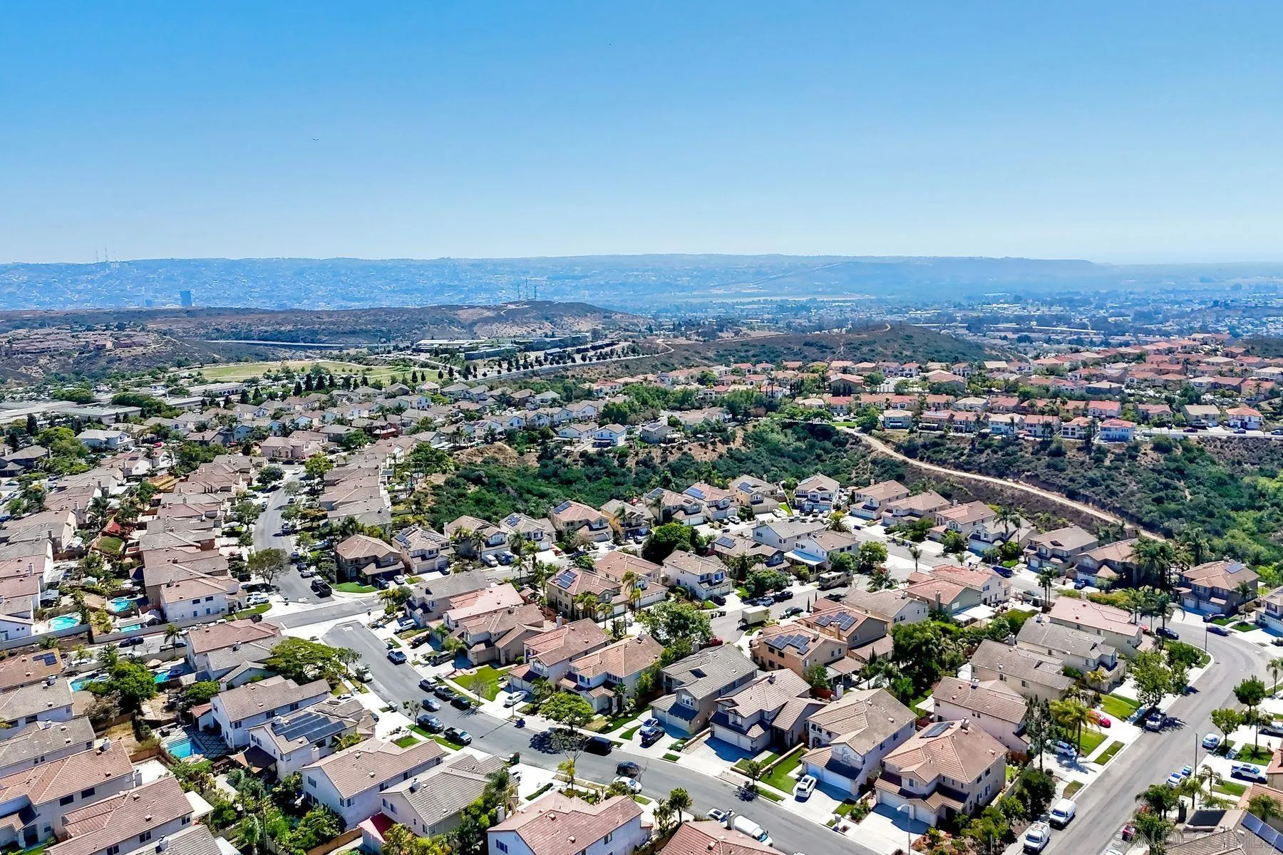 https://cdn.realtyfeed.com/cdn/127/260012467/11fcb45fc40f33aa6731f895df836e83.webp