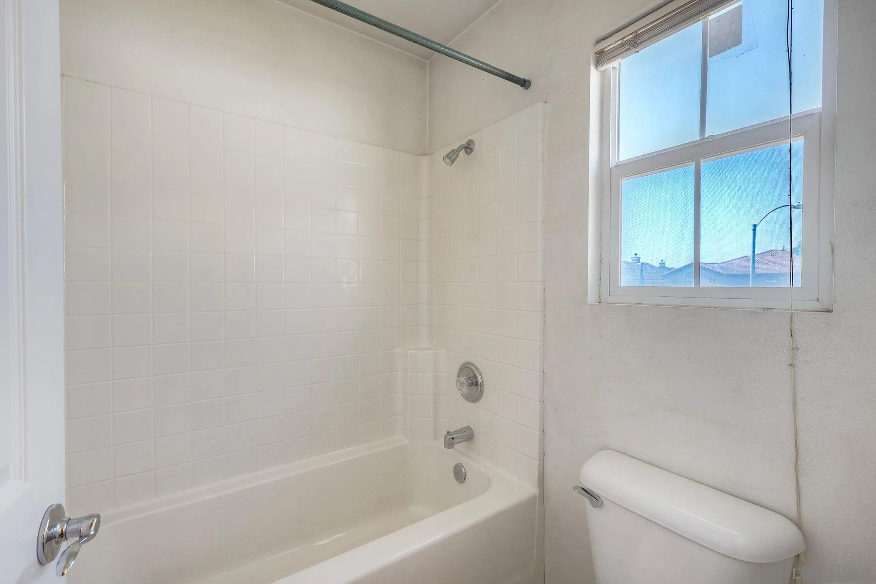 https://cdn.realtyfeed.com/cdn/127/260012467/93148545c82324640cc070389530a40e.webp