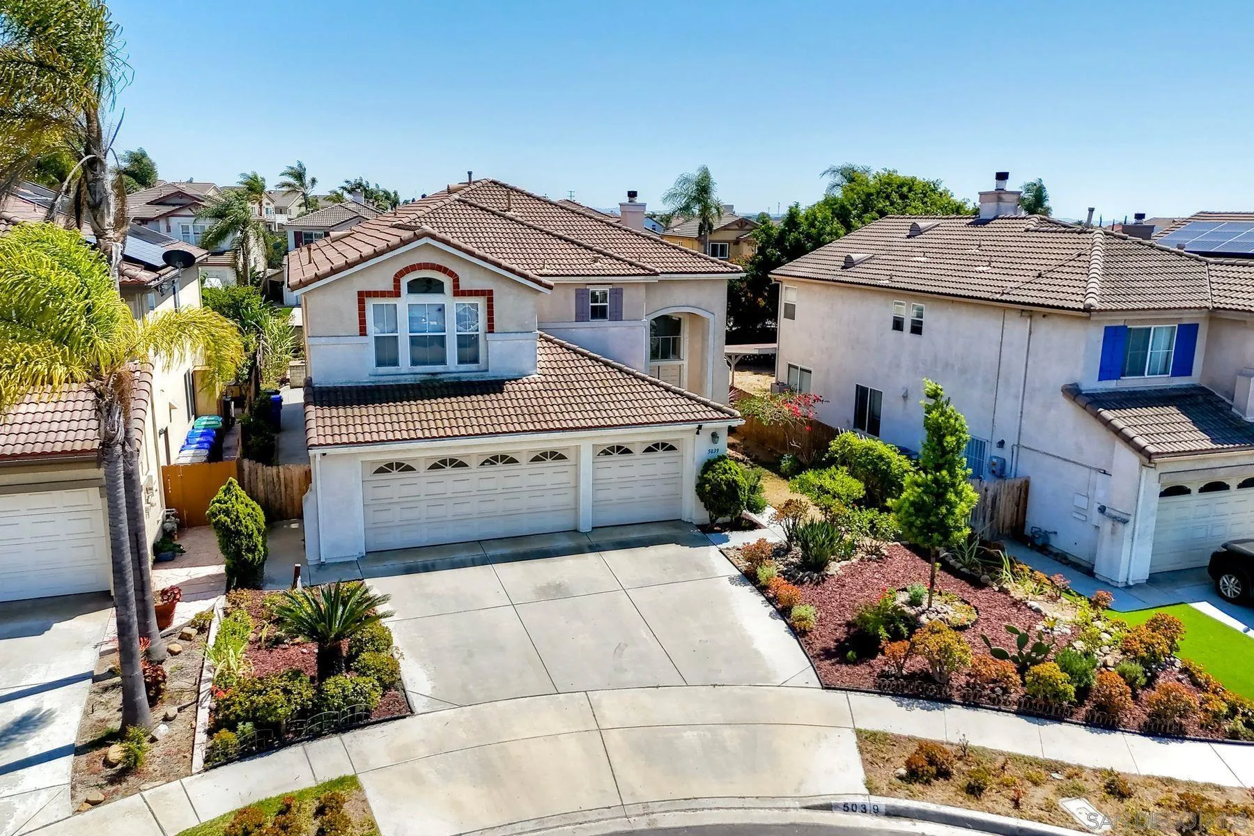 https://cdn.realtyfeed.com/cdn/127/260012467/b972700a84bcf4e6d1aaddab21d20e85.webp