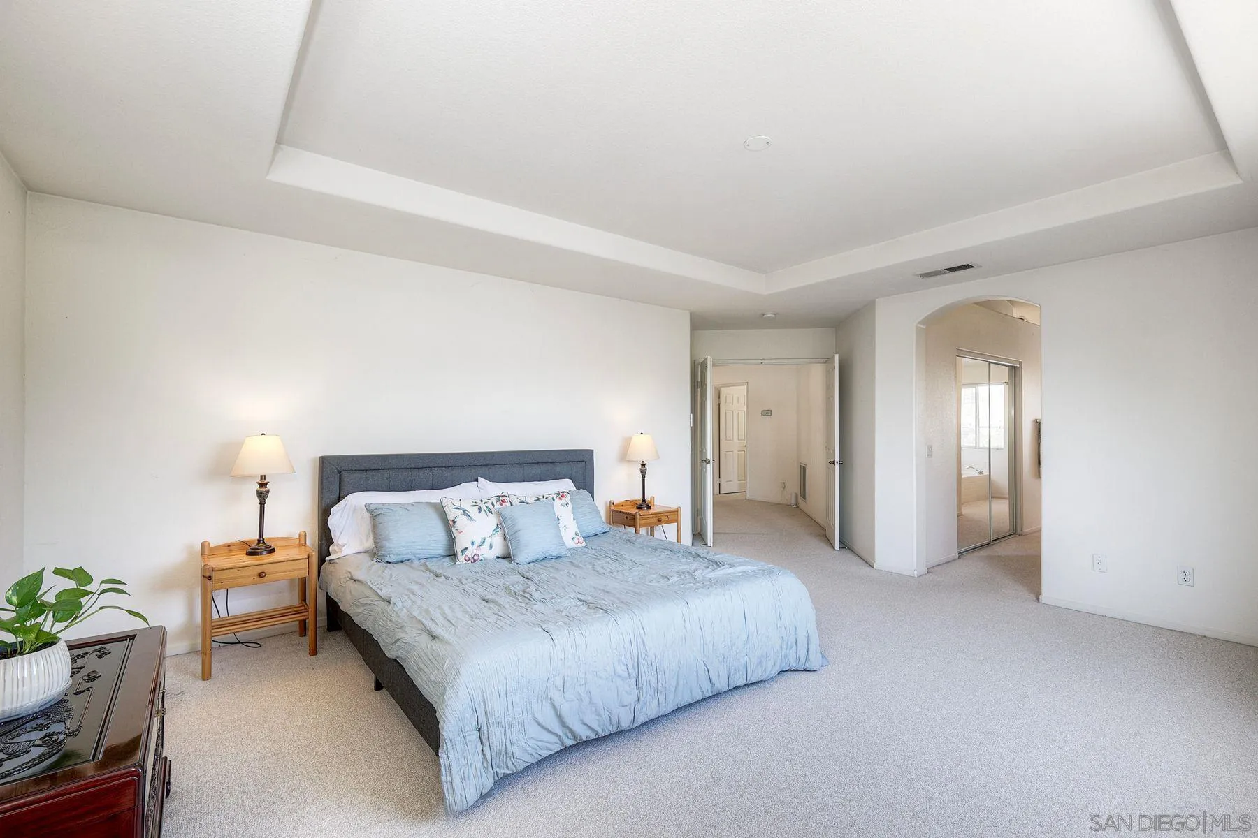 https://cdn.realtyfeed.com/cdn/127/260012467/fbcc3f21bc53e58d91d08226bffff0c7.webp