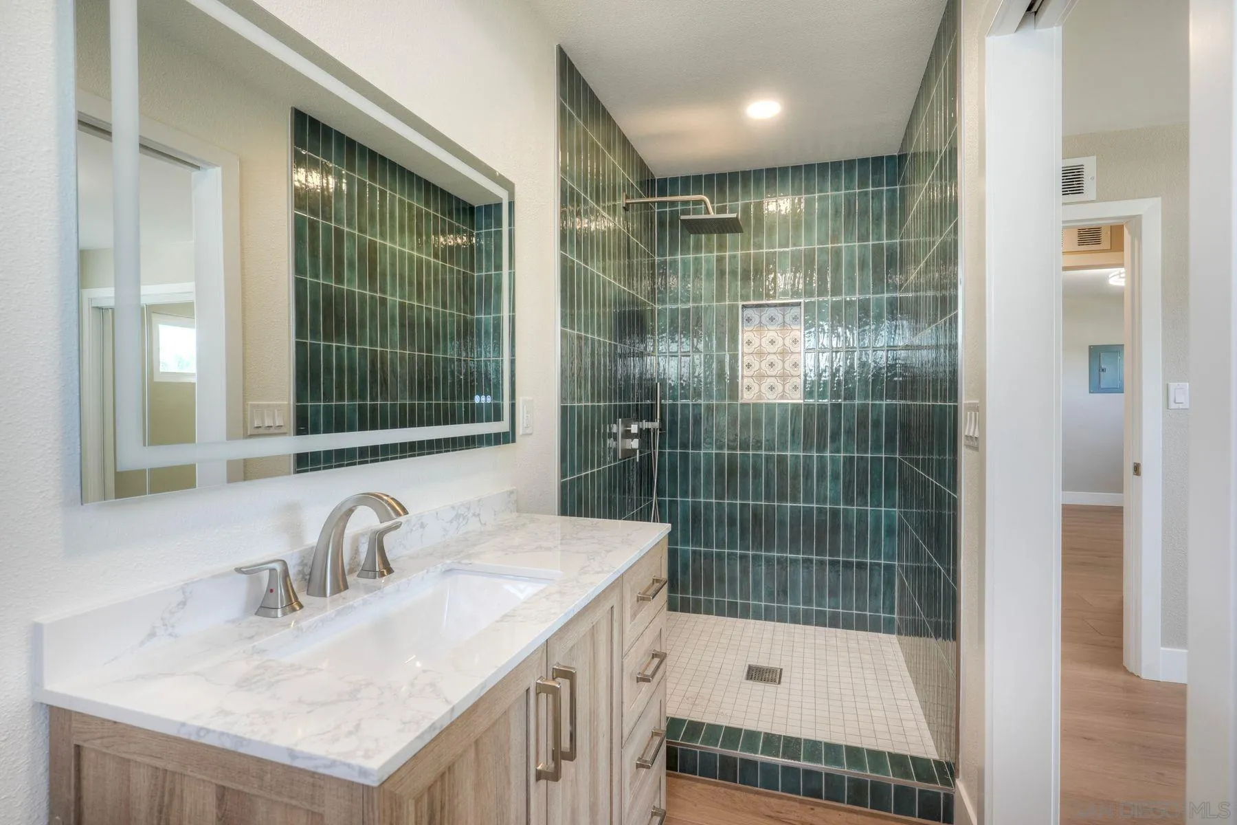 https://cdn.realtyfeed.com/cdn/127/260012468/0fd06ad37cb781ec36b52224f811c6b2.webp