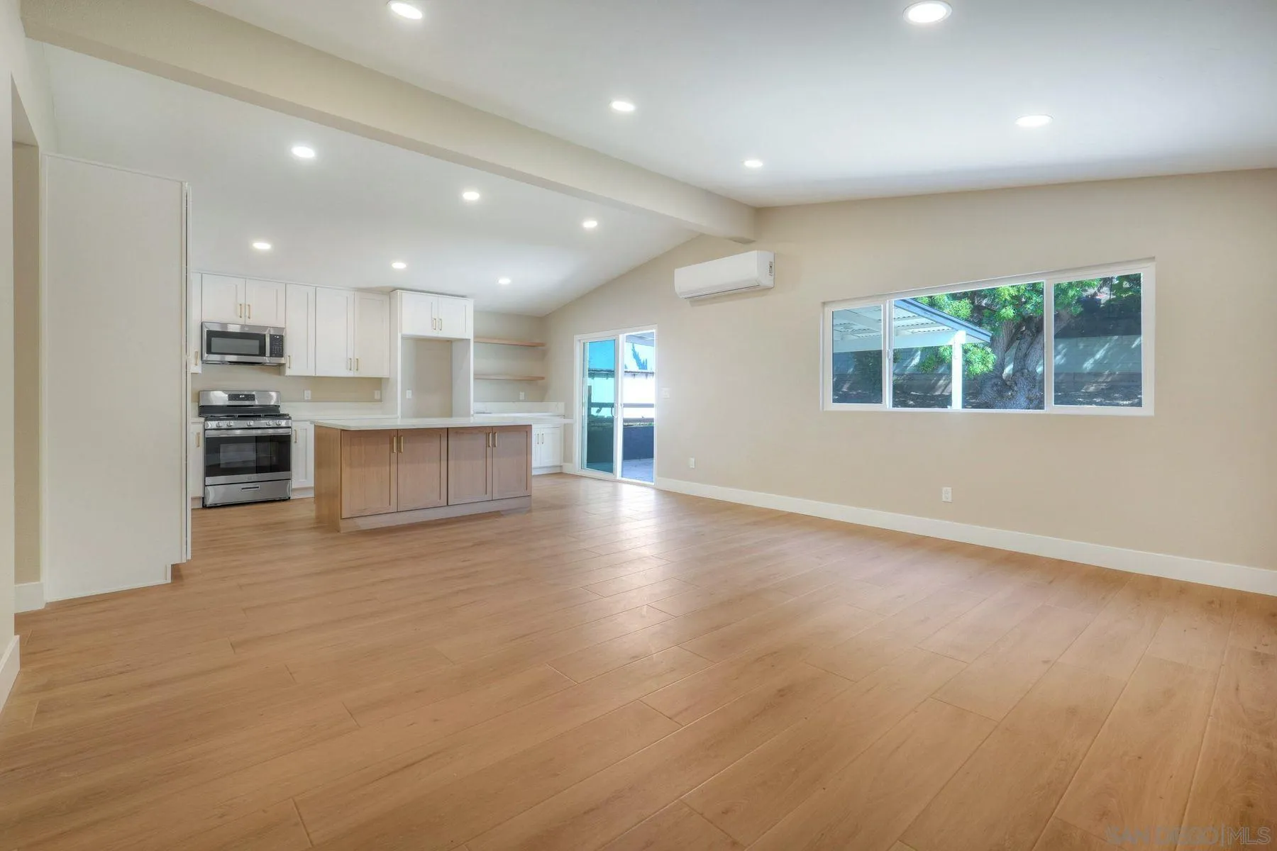 https://cdn.realtyfeed.com/cdn/127/260012468/809ecda73ce117dd7216ac24ccc56a0a.webp