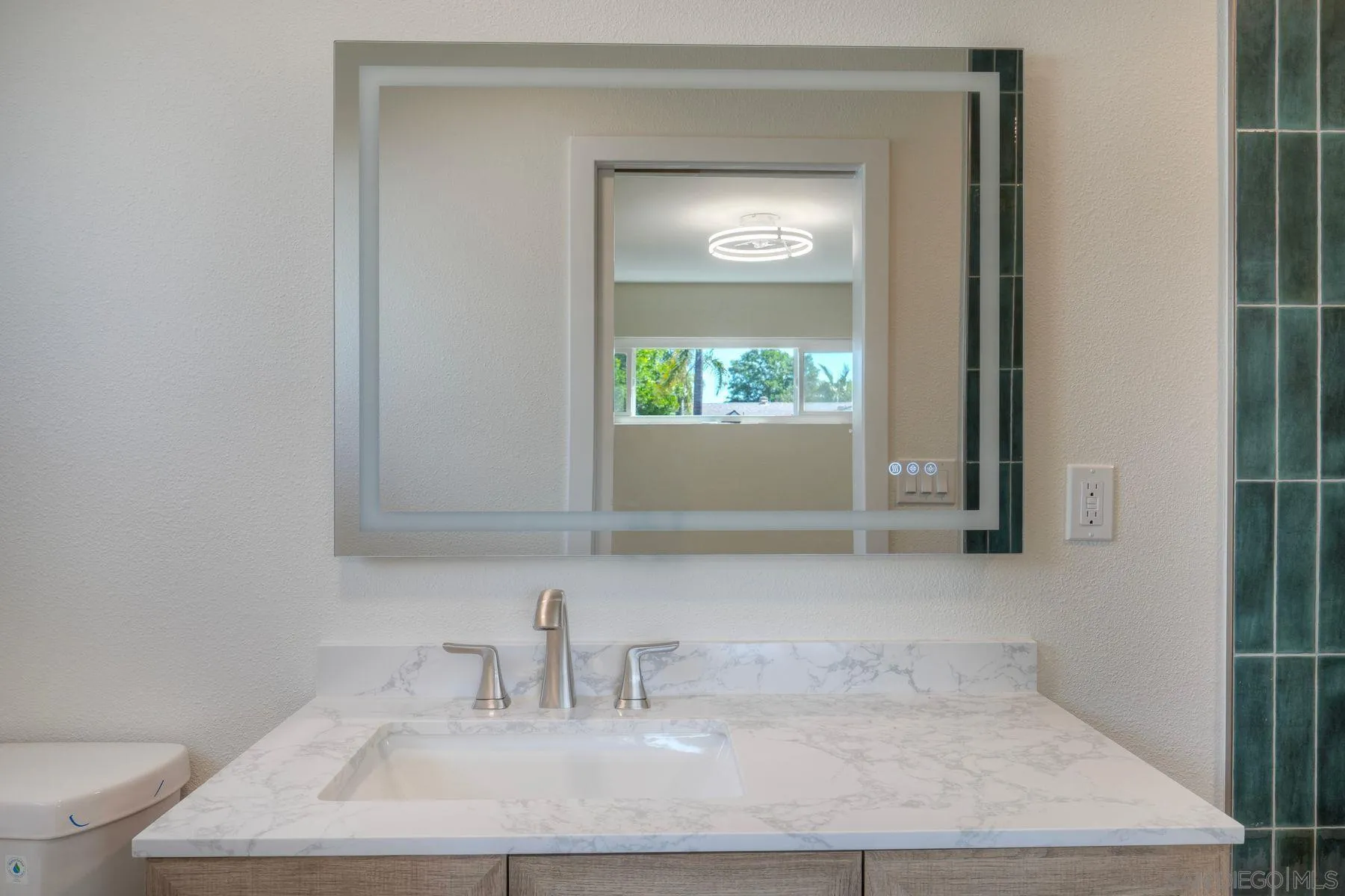 https://cdn.realtyfeed.com/cdn/127/260012468/cad4a3a865e648b9484960fe452c0c9f.webp