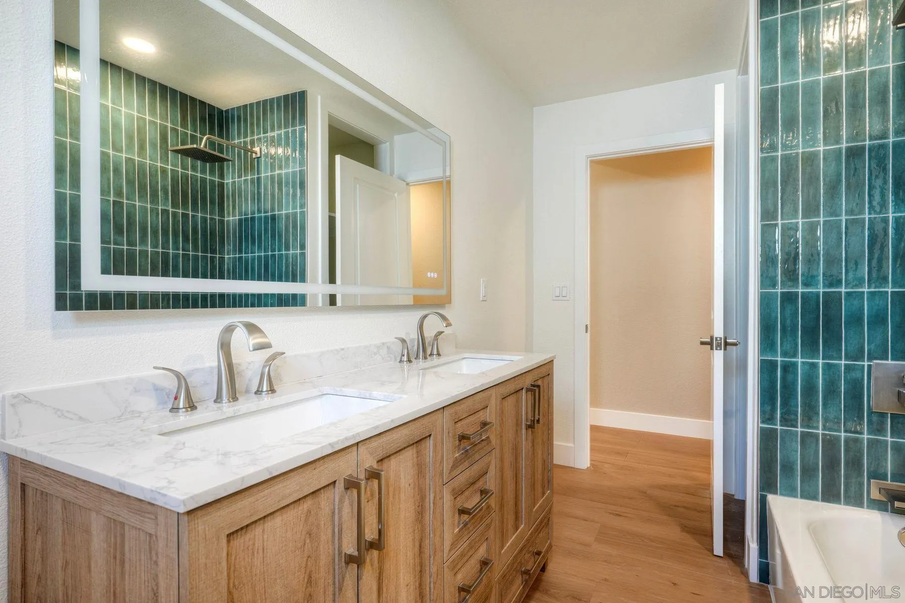 https://cdn.realtyfeed.com/cdn/127/260012468/ec447204376731d4b6c984d405306bed.webp