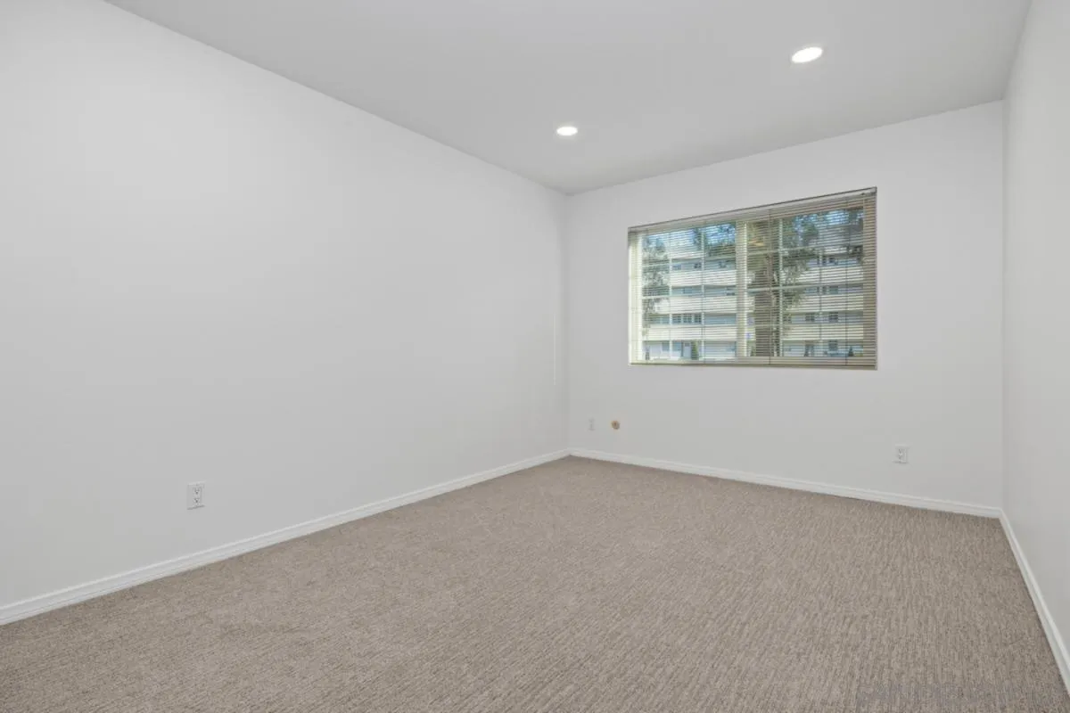 https://cdn.realtyfeed.com/cdn/127/260012469/0c1ae57a6ddd8a17ce31c56f63121d1a.webp