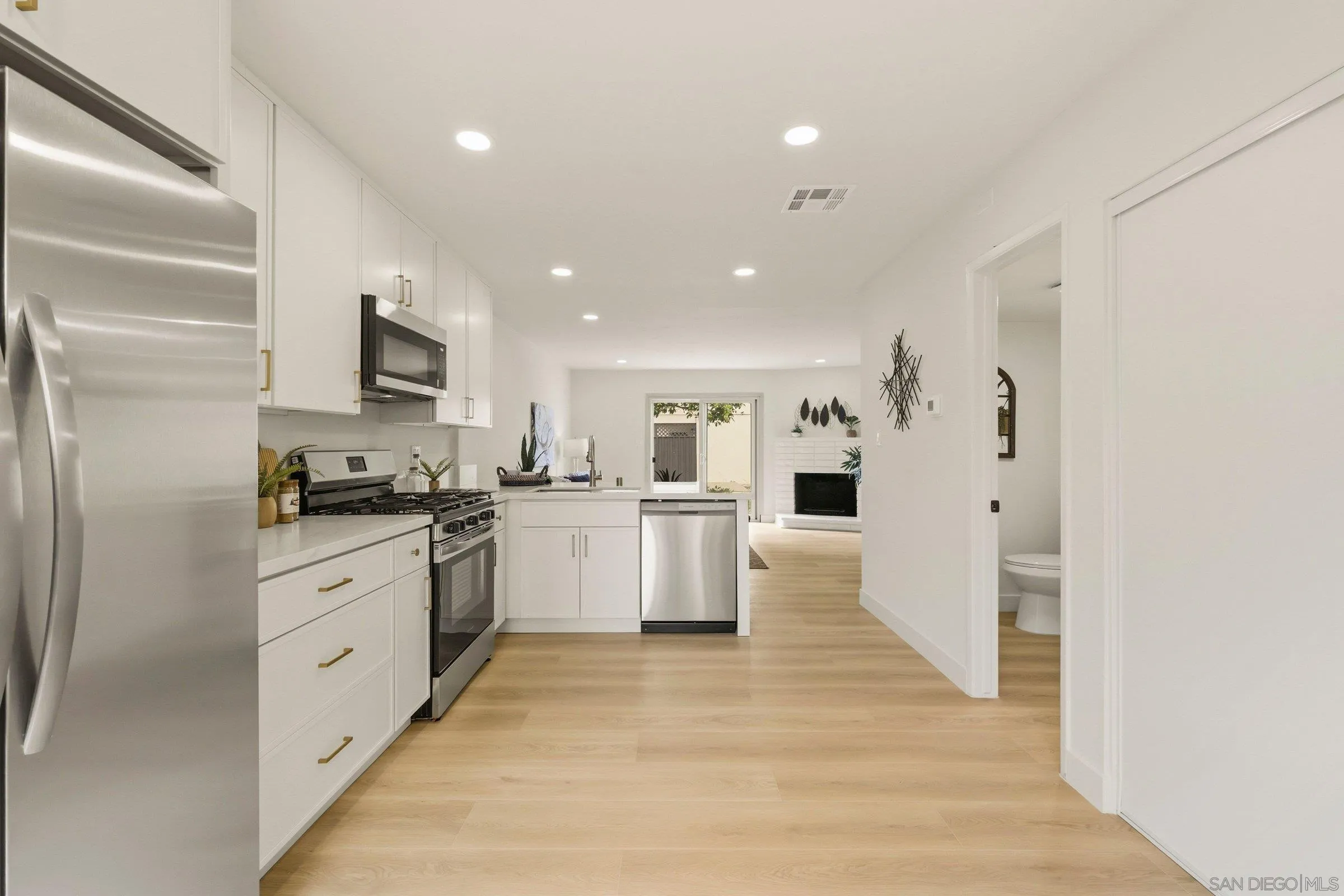 Photo #10: 260012473 Listing: Photo #10