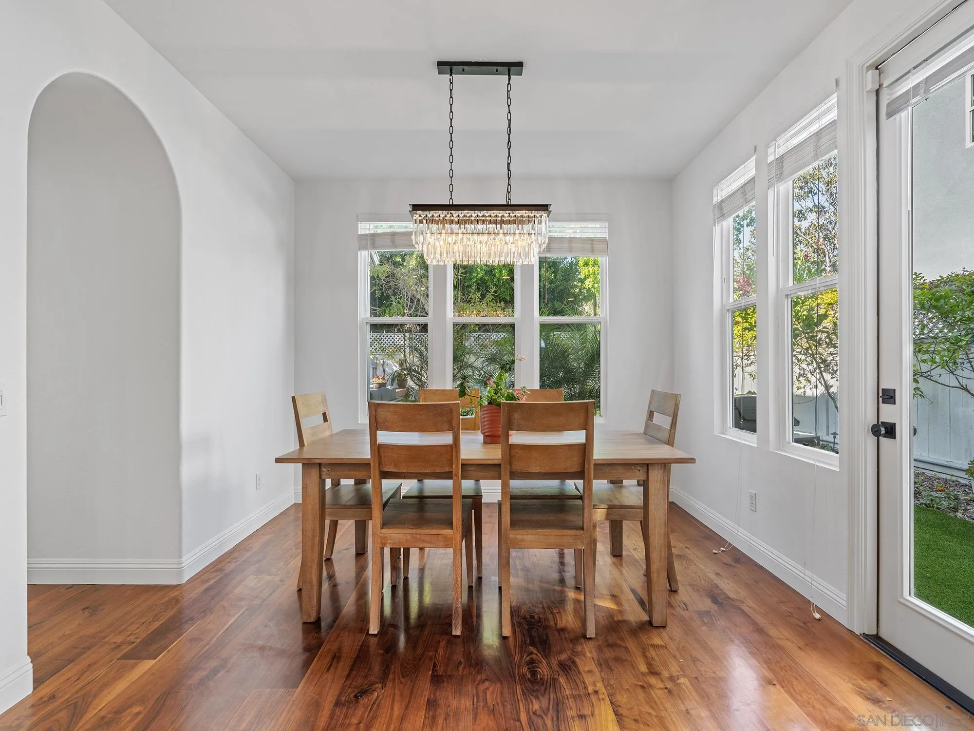 https://cdn.realtyfeed.com/cdn/127/260012474/49c276567a83435c48a1f9ac22bef6d4.webp