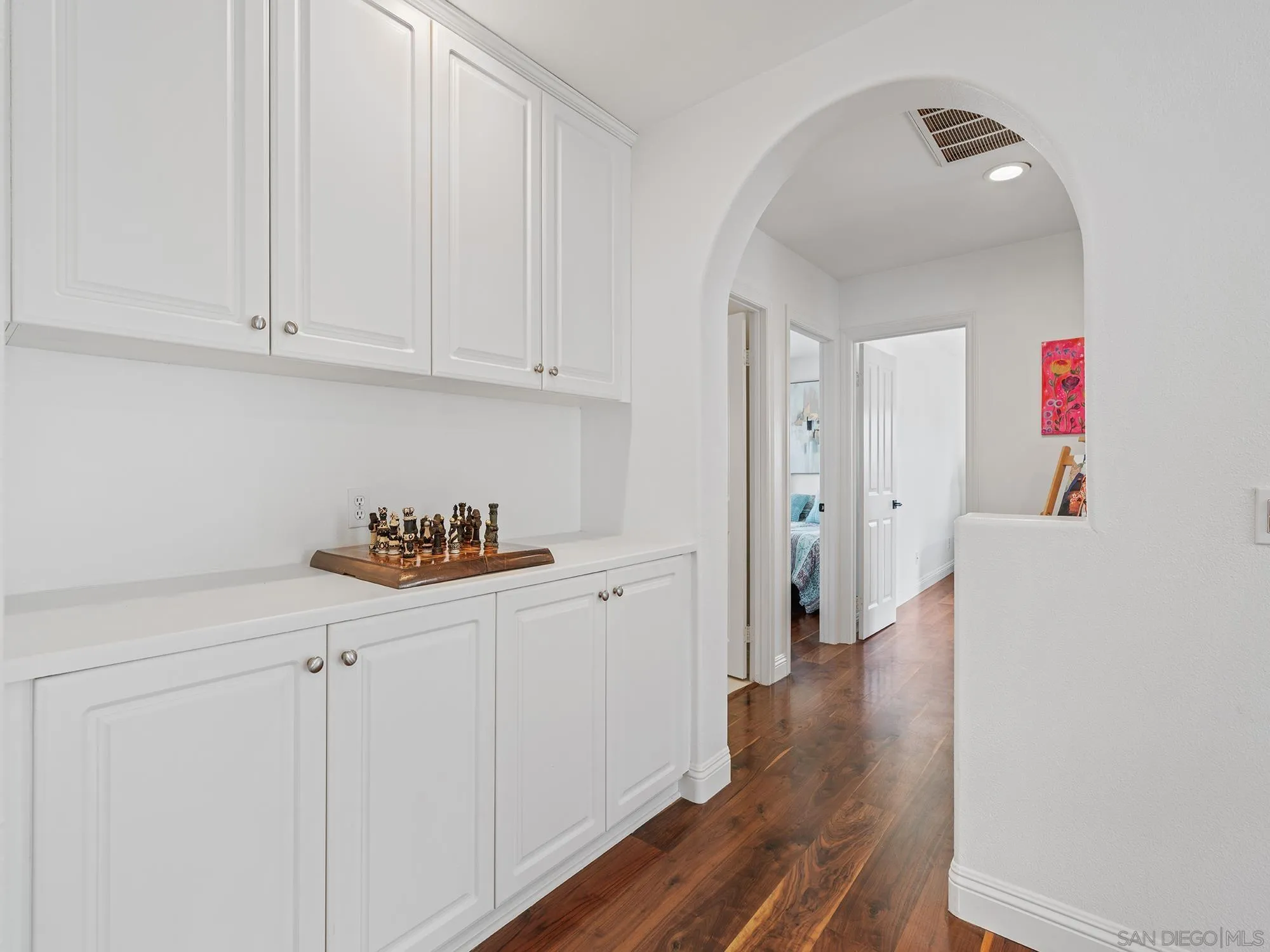 https://cdn.realtyfeed.com/cdn/127/260012474/82aa6b5e3a9f7f2f3129b8528bbe8c95.webp