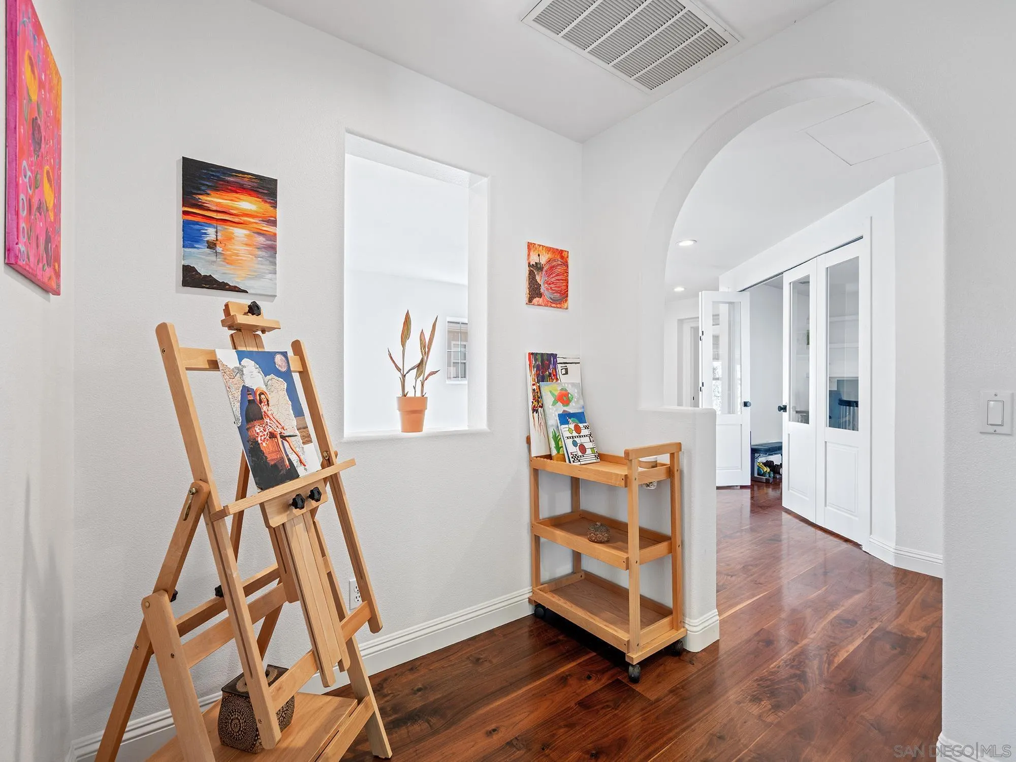 https://cdn.realtyfeed.com/cdn/127/260012474/8ca69703e2fe2c36f7d1bf870db15ad2.webp