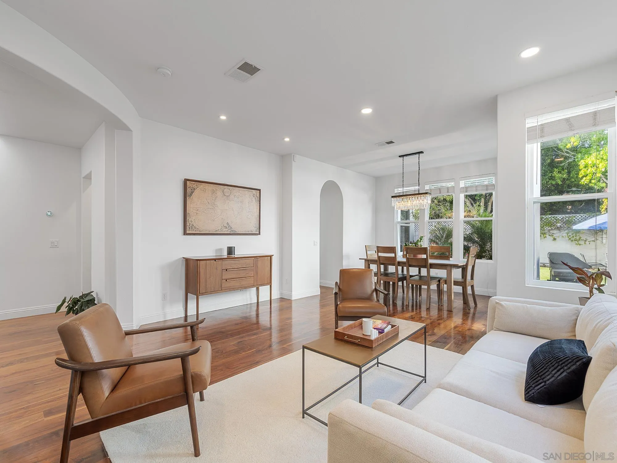 https://cdn.realtyfeed.com/cdn/127/260012474/da5aae509b181a133fb0be36b1e6a357.webp