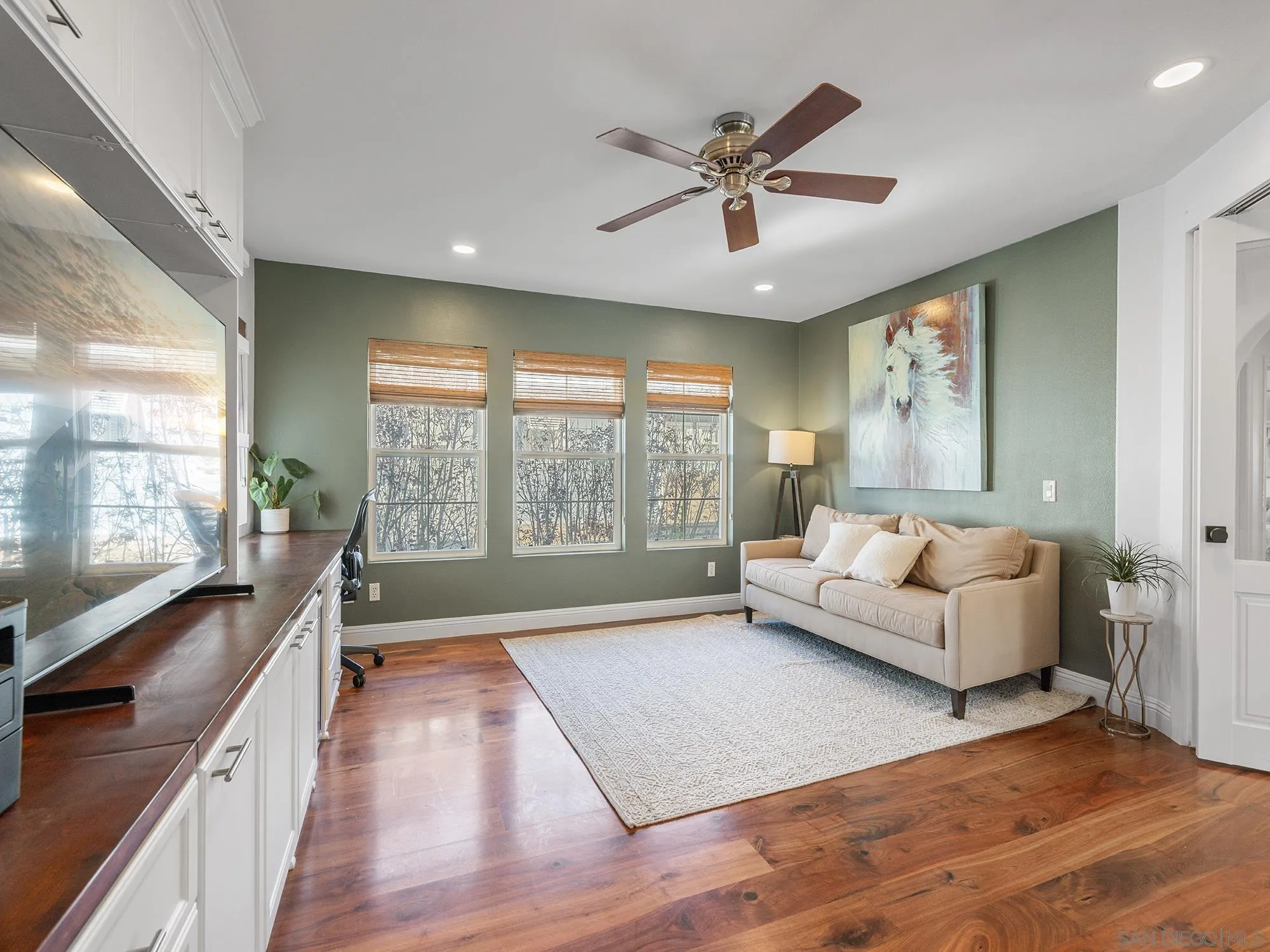 https://cdn.realtyfeed.com/cdn/127/260012474/e573647765338c244b6e009b69bda7e8.webp