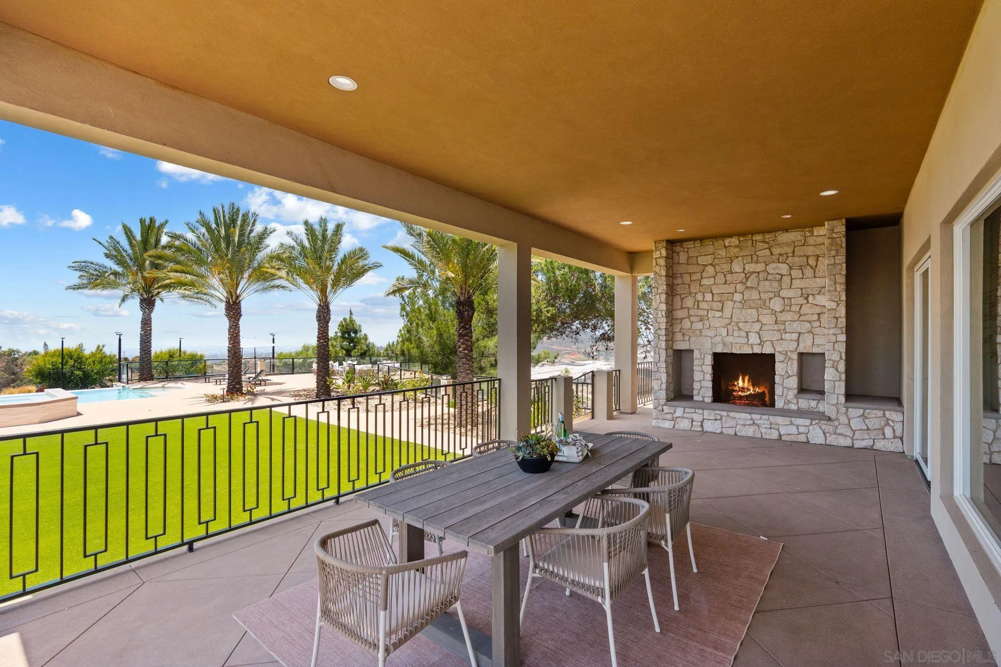 https://cdn.realtyfeed.com/cdn/127/260012476/08651a4a068e6602ddd244f267bf0e55.webp