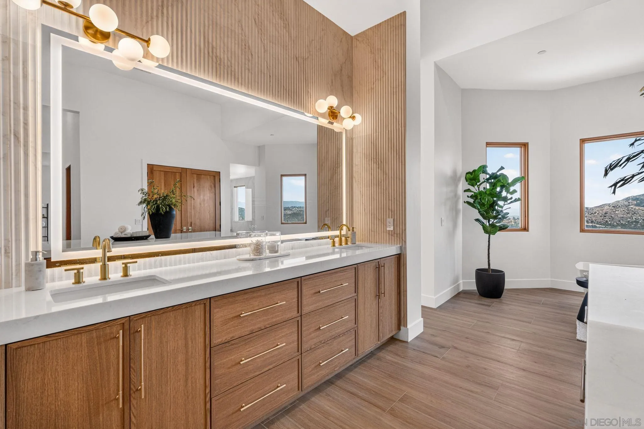 https://cdn.realtyfeed.com/cdn/127/260012476/2770dc084bef5642f59da5f6b33cf481.webp
