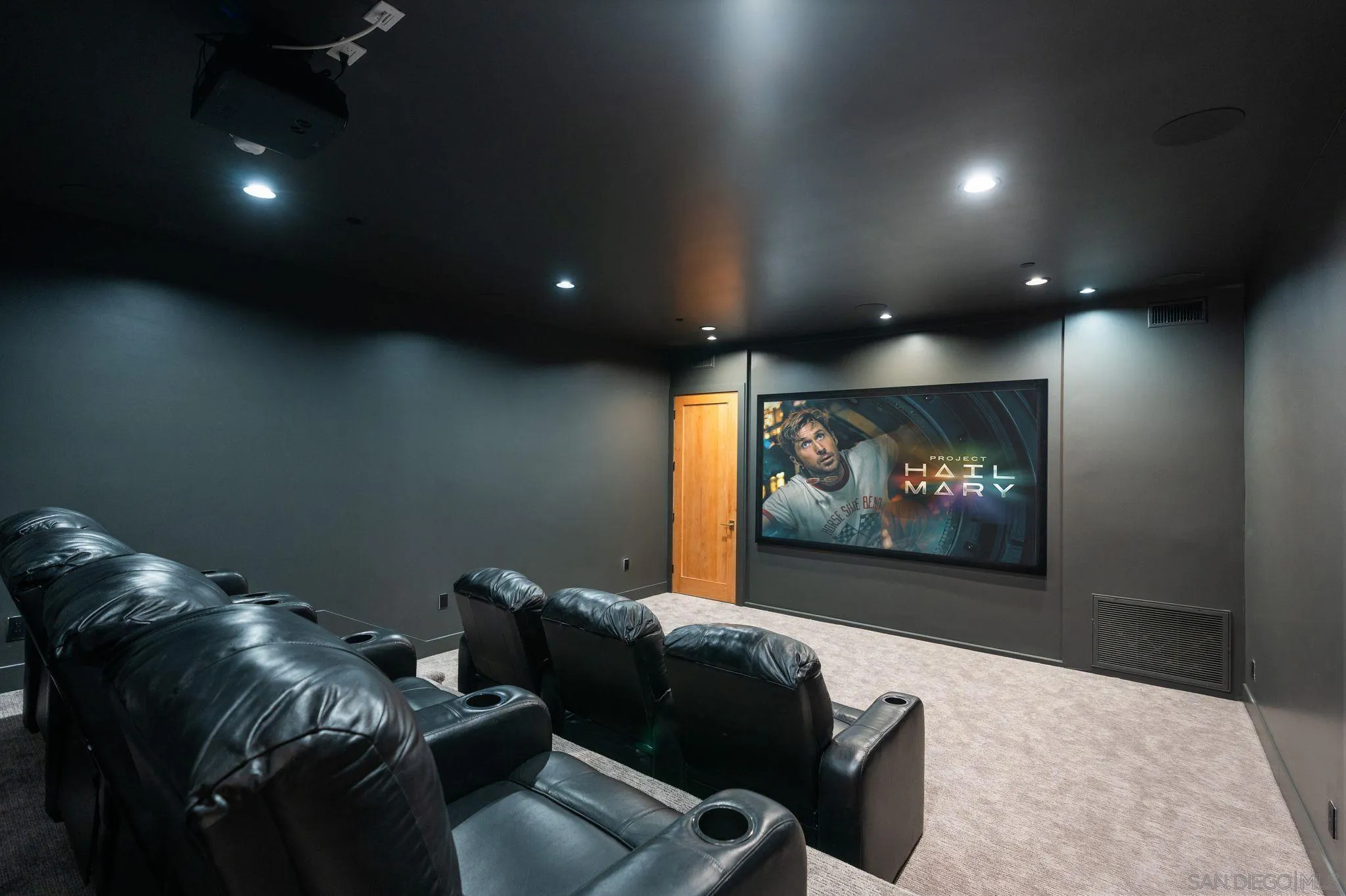 https://cdn.realtyfeed.com/cdn/127/260012476/52f317d5cc993ab8cd05df466385eb6b.webp