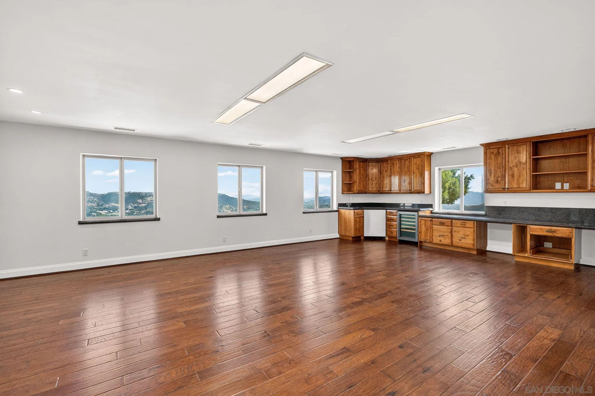 https://cdn.realtyfeed.com/cdn/127/260012476/5f6458a477810f6fefbef431d25b4756.webp