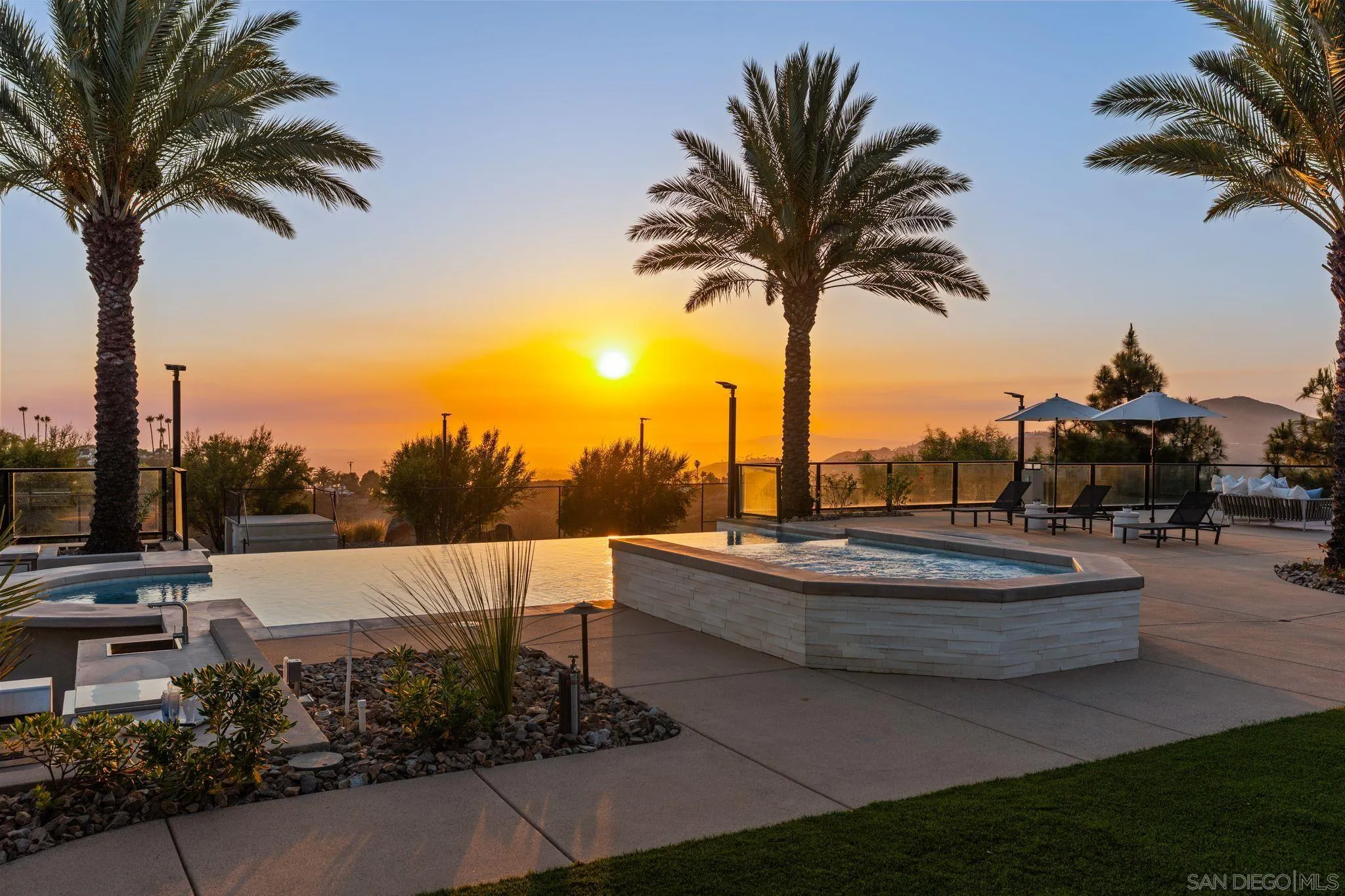 https://cdn.realtyfeed.com/cdn/127/260012476/70bd07a8fd3237f2ba805f7fa21f070b.webp
