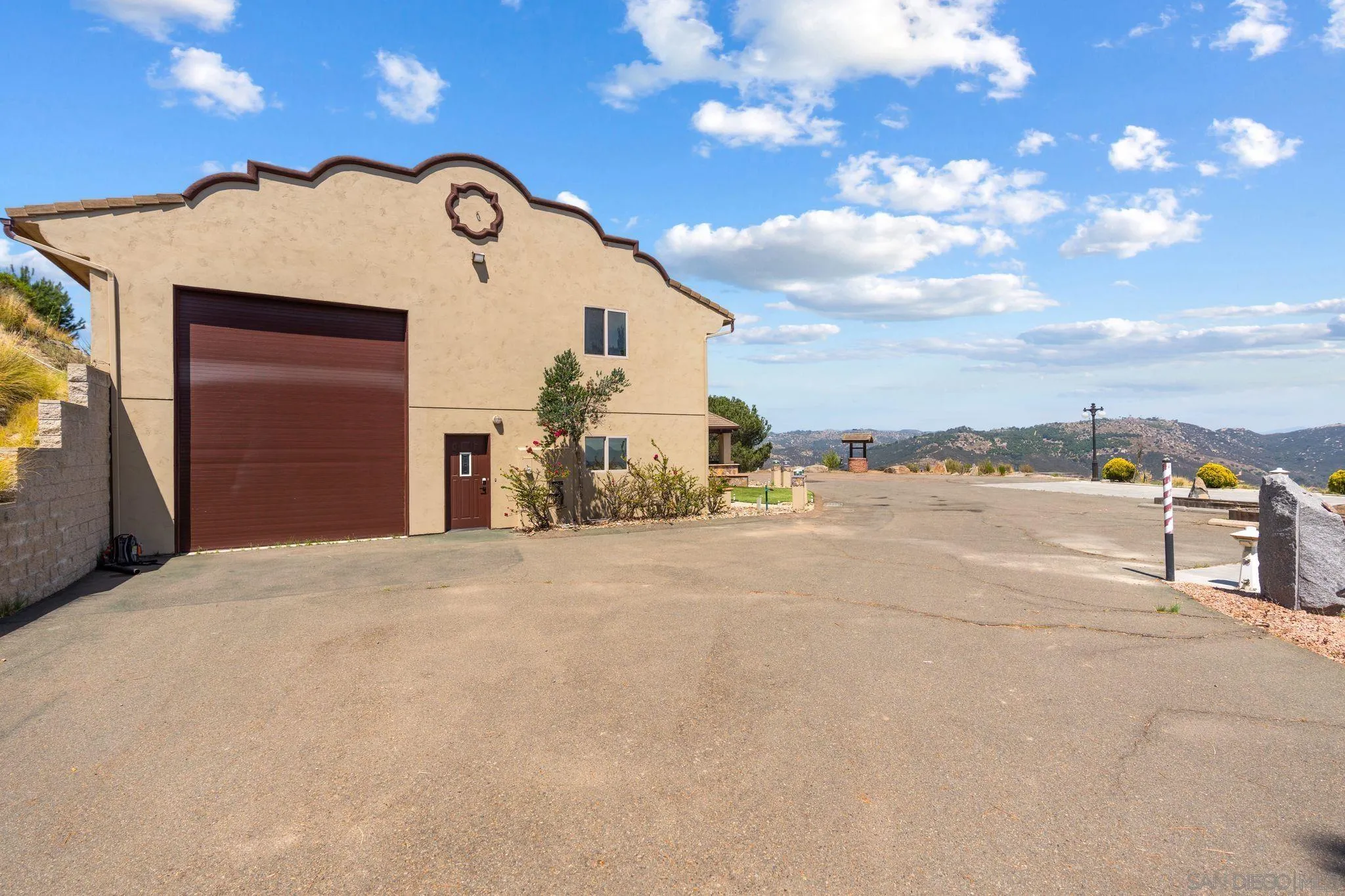 https://cdn.realtyfeed.com/cdn/127/260012476/7cce1470698f4b4859973c4476ca4956.webp