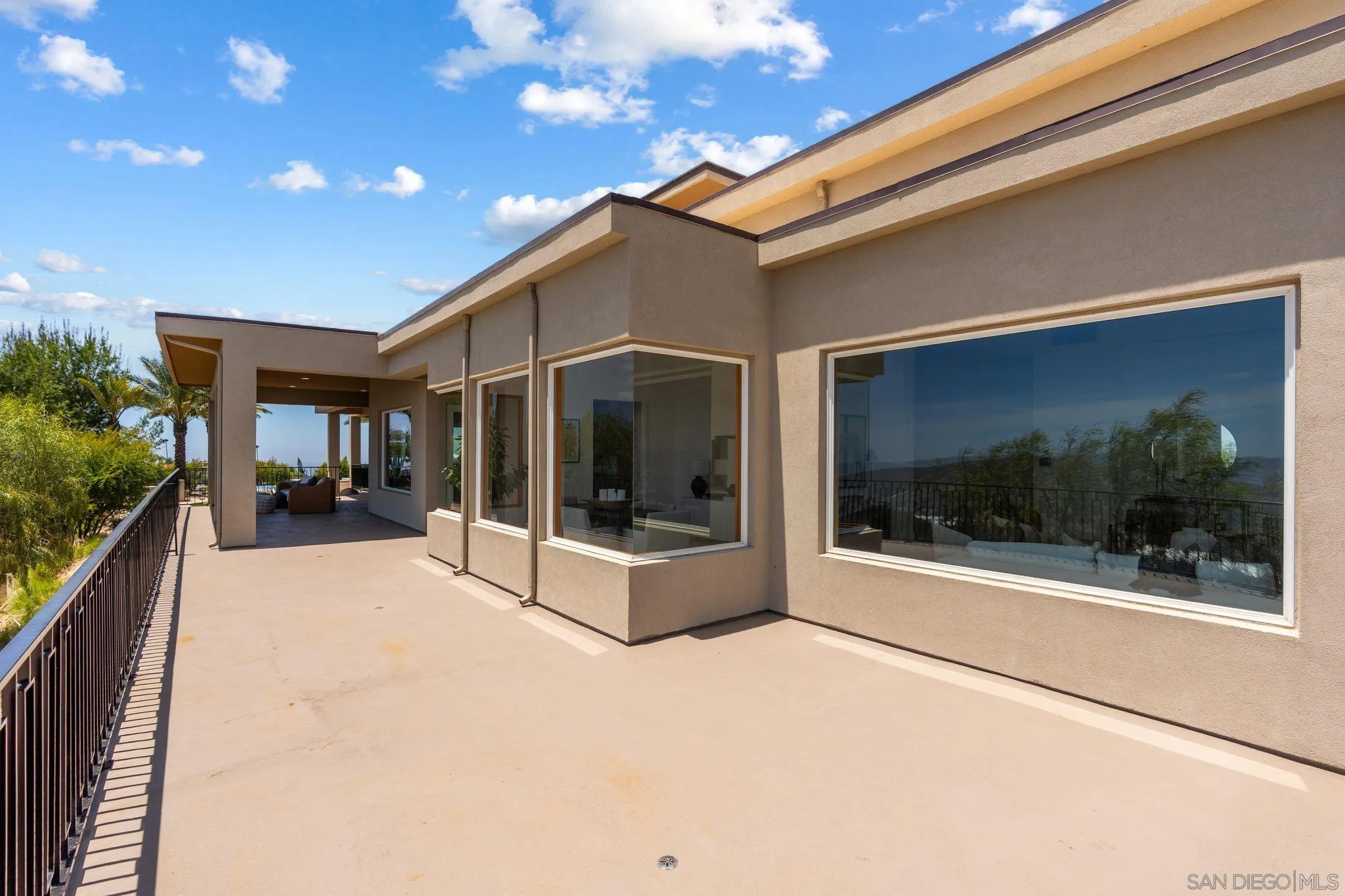 https://cdn.realtyfeed.com/cdn/127/260012476/ea7ec7b978b82e7f4ca499acccce29a4.webp