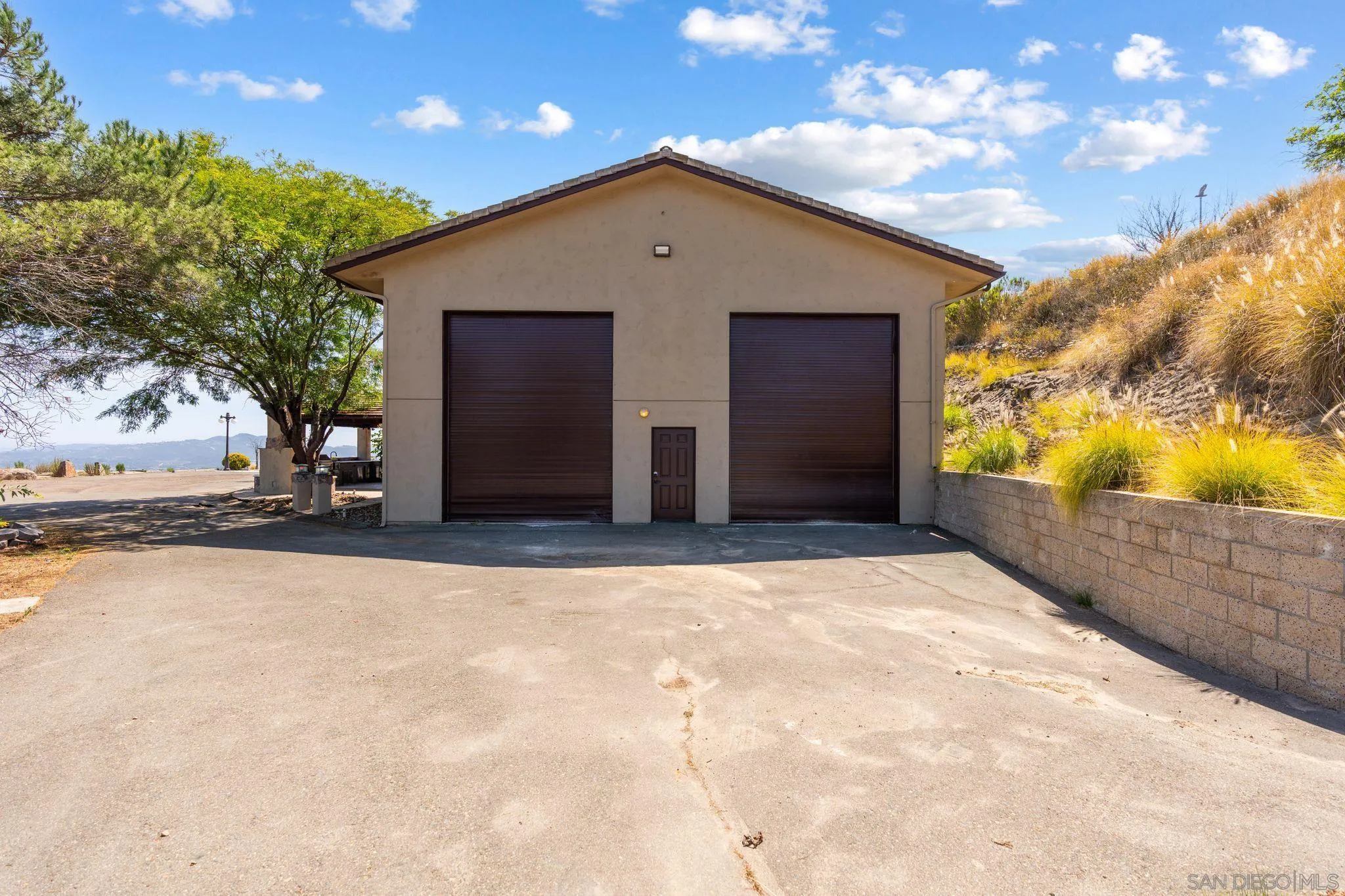 https://cdn.realtyfeed.com/cdn/127/260012476/f7fa223f2c41eccf470b79af9b015170.webp