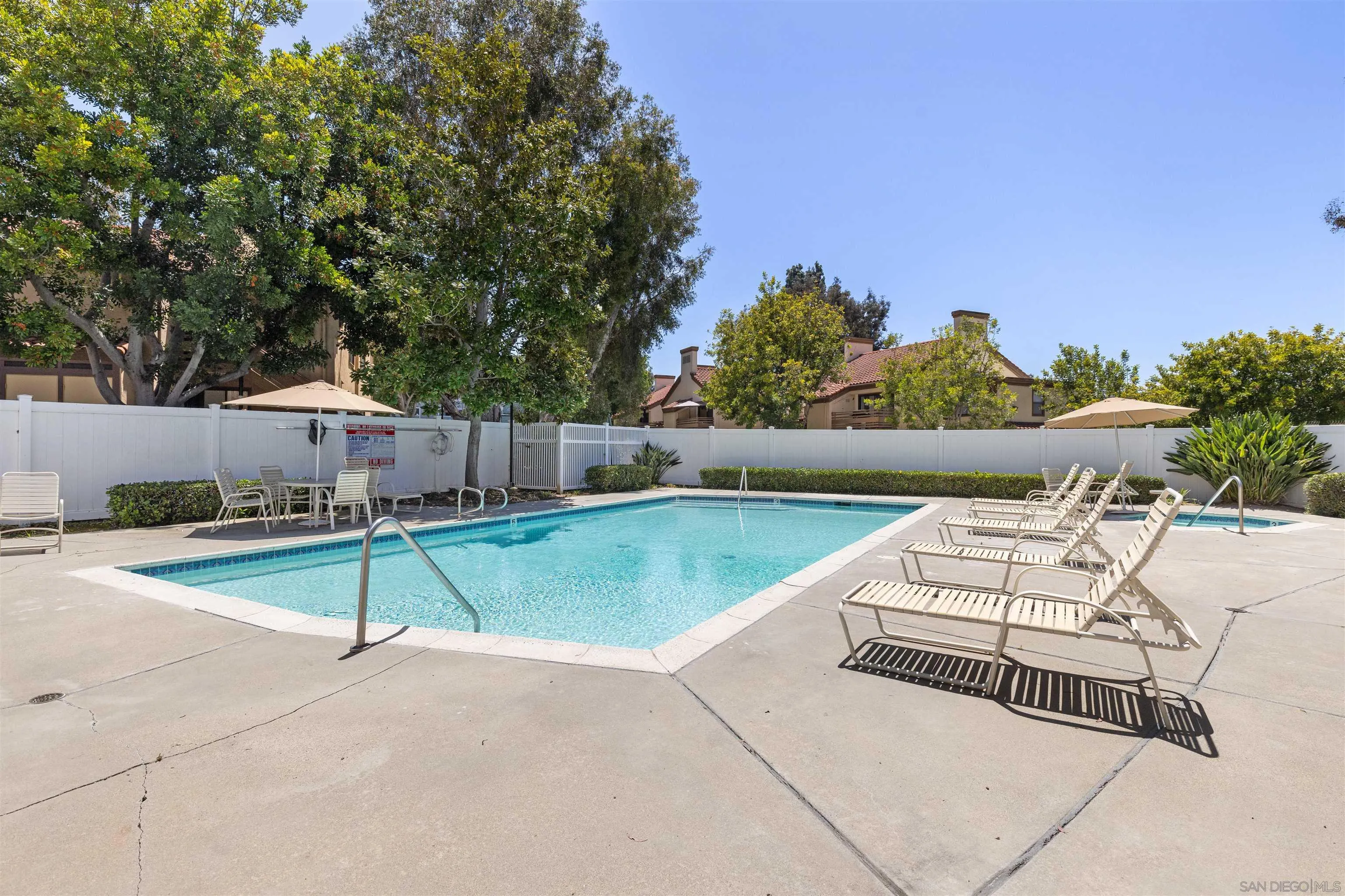 Photo #1: 260012487 Listing: Photo #1